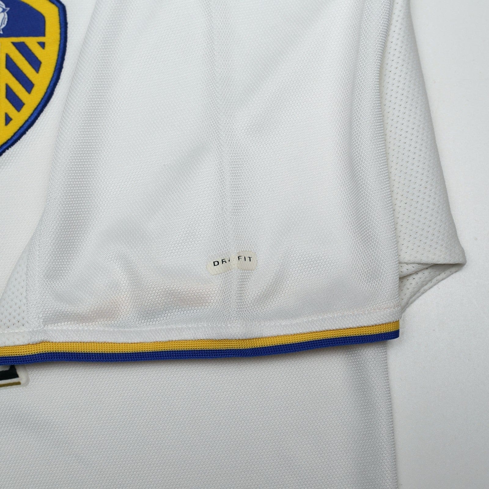 2000/02 Viduka #9 Leeds United Vintage Nike Home Football Shirt (L)