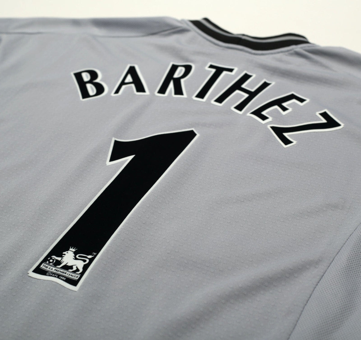 2001/02 BARTHEZ #1 Manchester United Vintage Umbro GK Football Shirt (M)