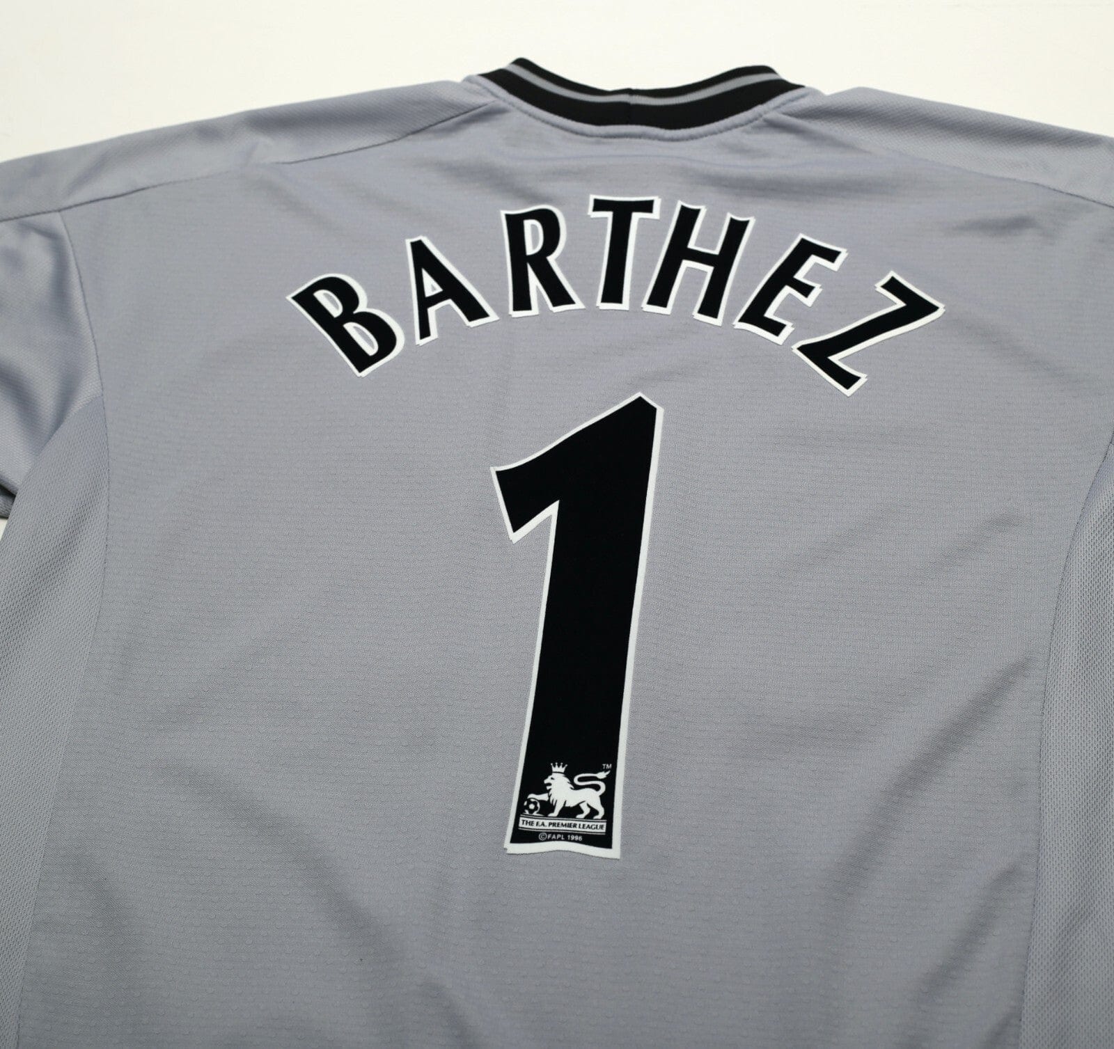 2001/02 BARTHEZ #1 Manchester United Vintage Umbro GK Football Shirt (M)