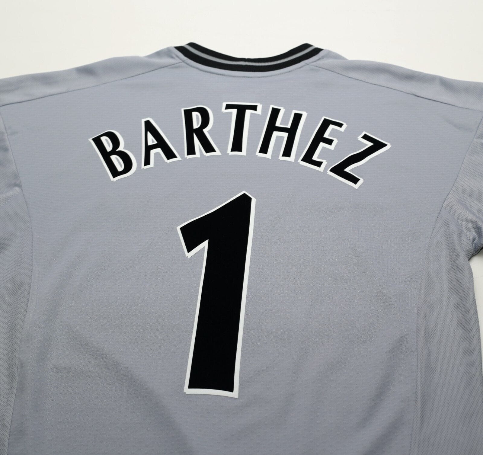 2001/02 BARTHEZ #1 Manchester United Vintage Umbro L/S GK Football Shirt (S)