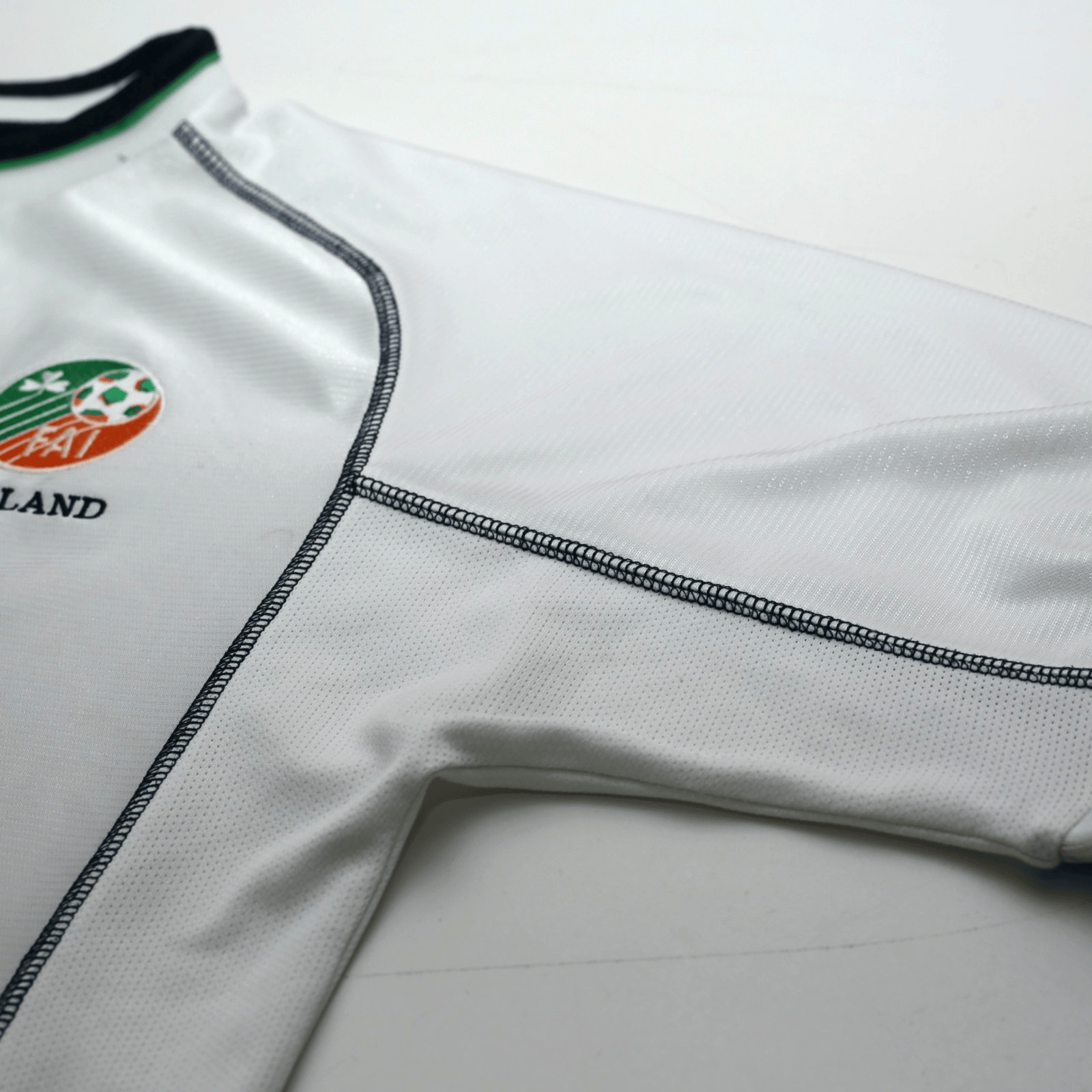2001/02 Keane #6 Ireland Vintage Umbro Away Football Shirt (XL)