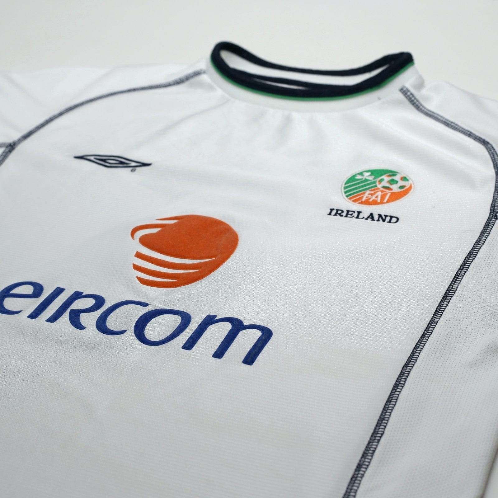 2001/02 Keane #6 Ireland Vintage Umbro Away Football Shirt (XL)