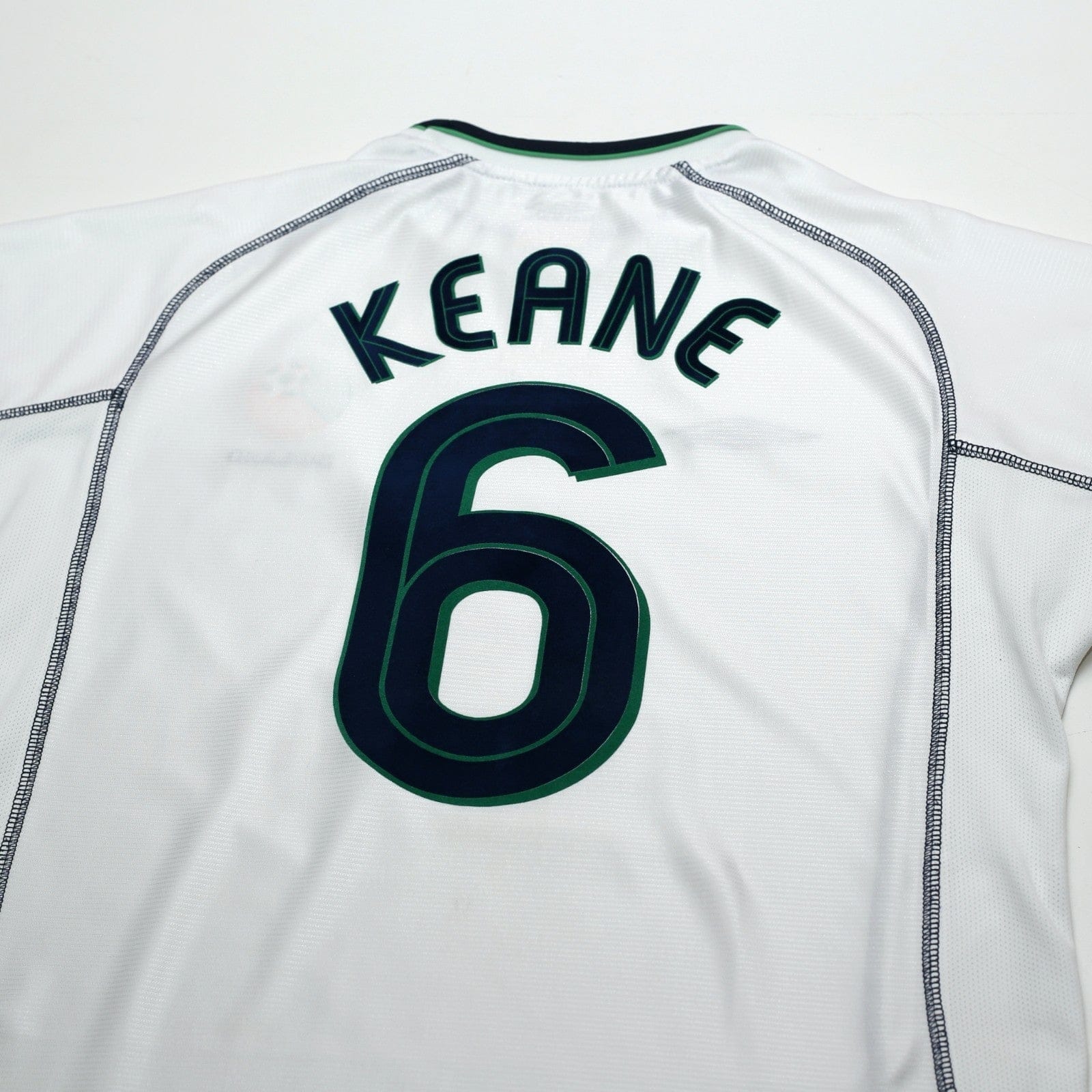 2001/02 Keane #6 Ireland Vintage Umbro Away Football Shirt (XL)