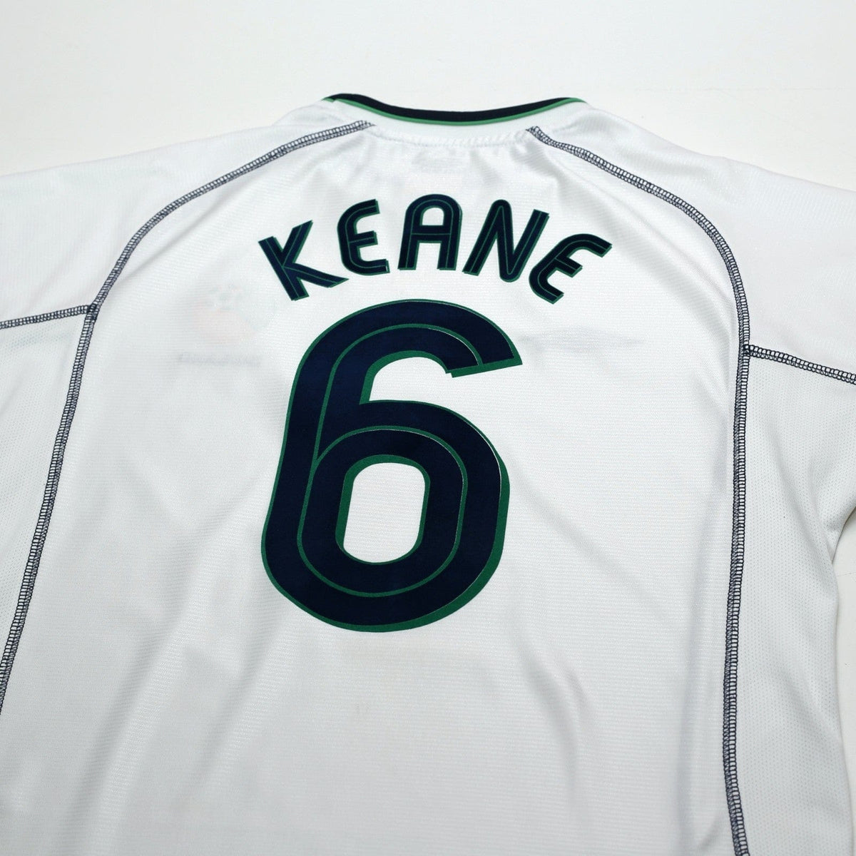 2001/02 Keane #6 Ireland Vintage Umbro Away Football Shirt (XL)