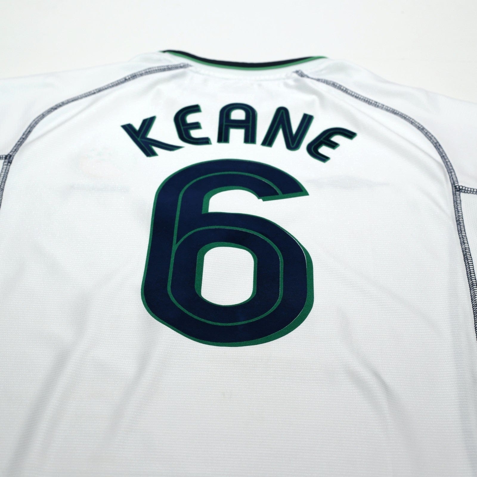 2001/02 Keane #6 Ireland Vintage Umbro Away Football Shirt (XL)