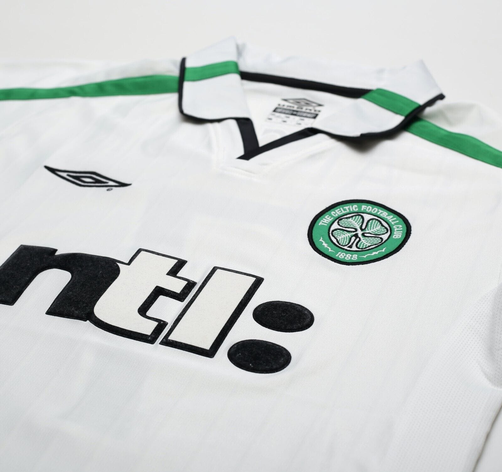 2001/02 LARSSON #7 Celtic Umbro European Away Football Shirt (S)