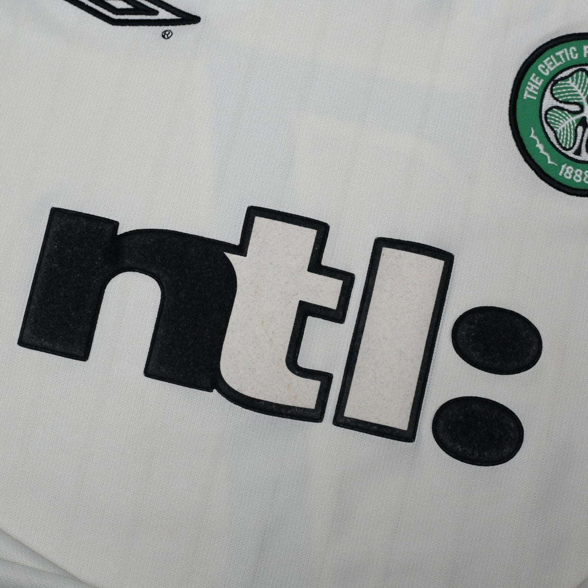 2001/02 Larsson #7 Celtic Vintage Umbro Away Football Shirt (M)
