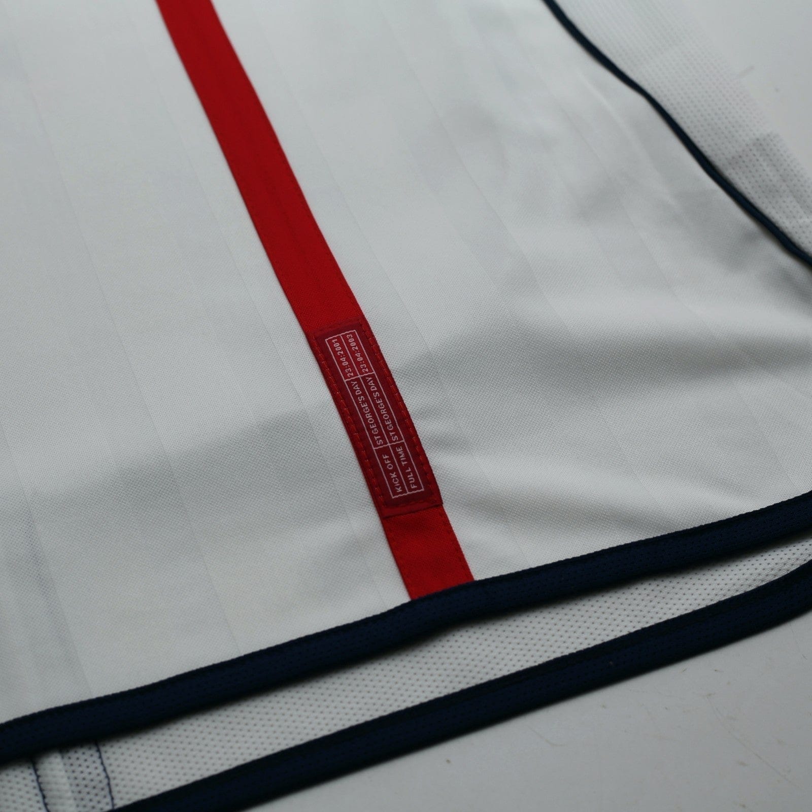 2001/03 Beckham #7 England Vintage Umbro Home Greece Football Shirt (L)