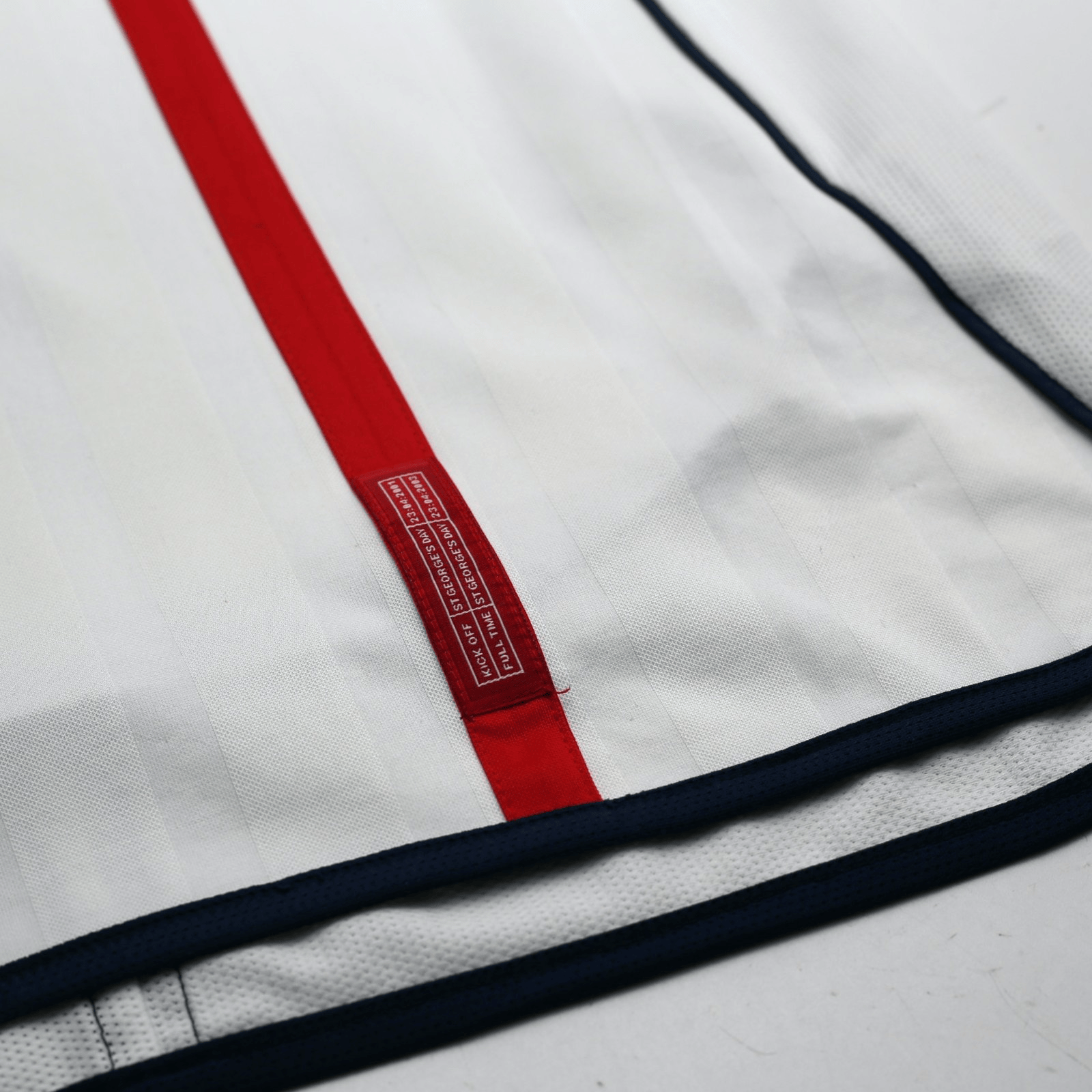 2001/03 Beckham #7 England Vintage Umbro Home Greece Football Shirt (L)