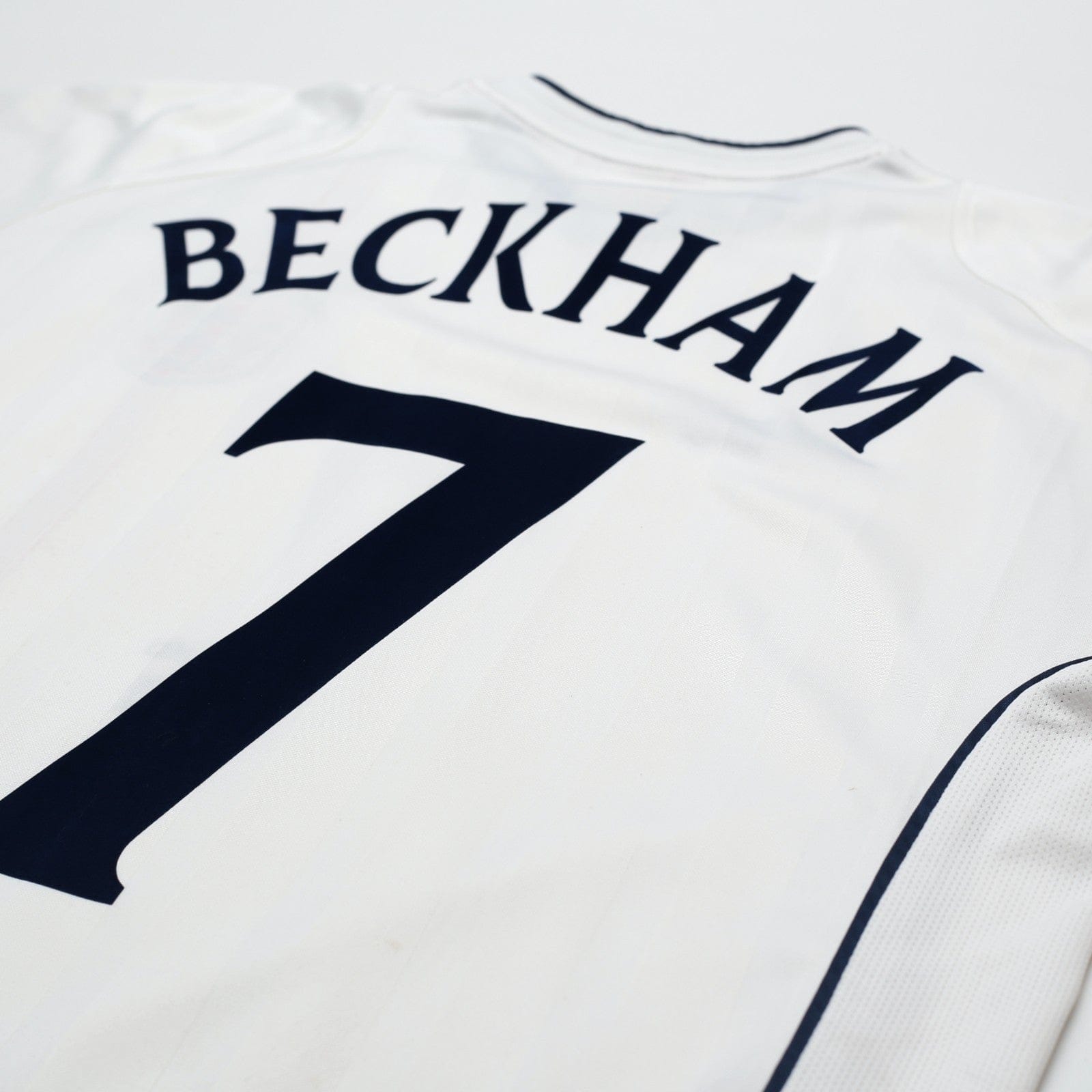2001/03 Beckham #7 England Vintage Umbro Home Greece Football Shirt (L)
