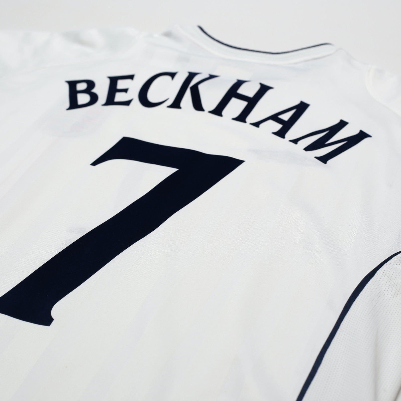 2001/03 Beckham #7 England Vintage Umbro Home Greece Football Shirt (L)
