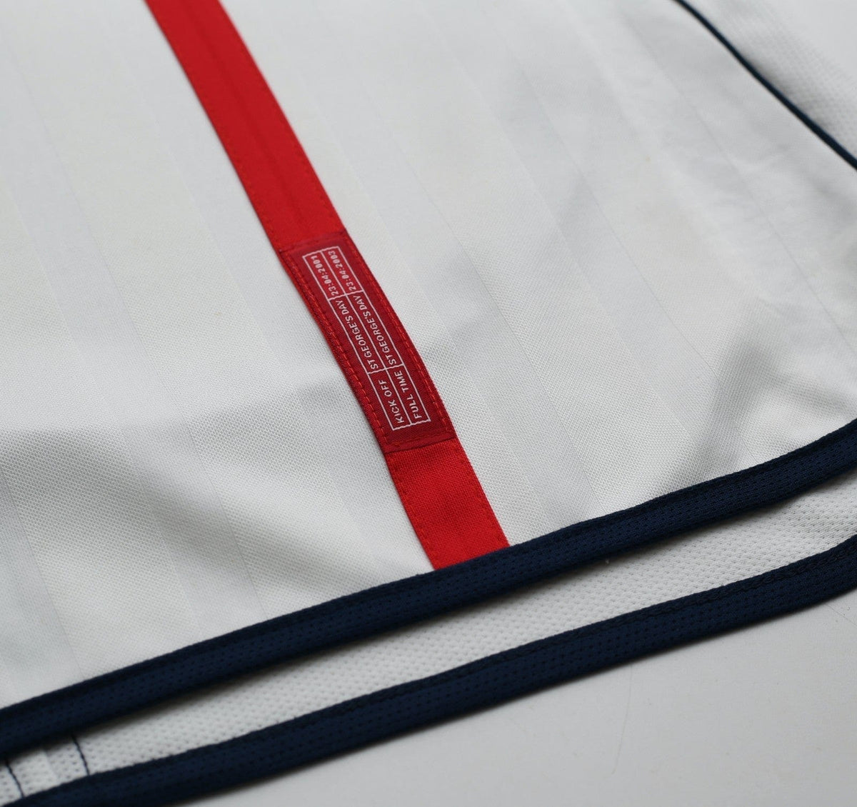 2001/03 BECKHAM #7 England Vintage Umbro Home Greece Football Shirt (L) WC 2002