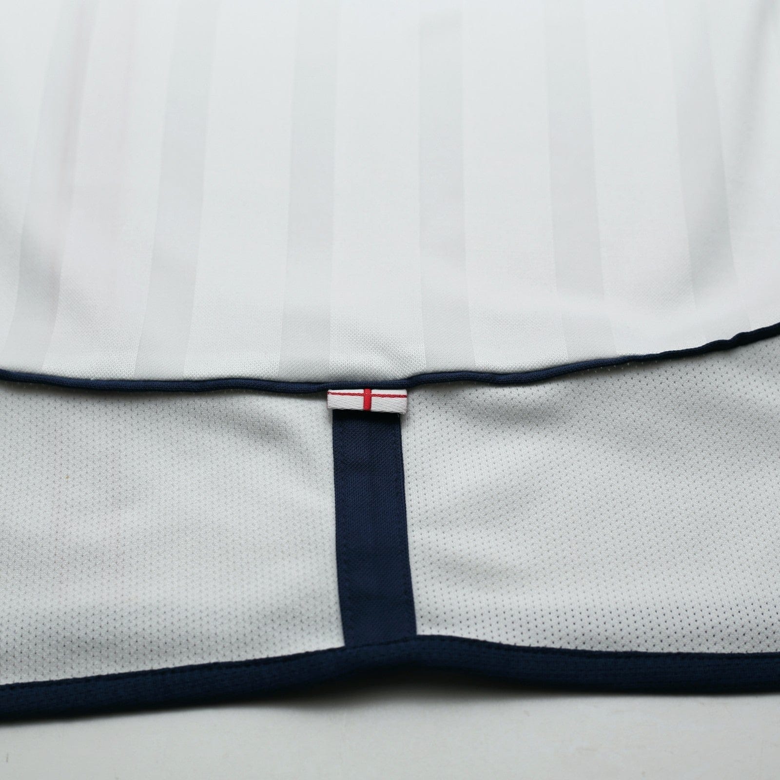 2001/03 Beckham #7 England Vintage Umbro Home Greece Football Shirt (M)