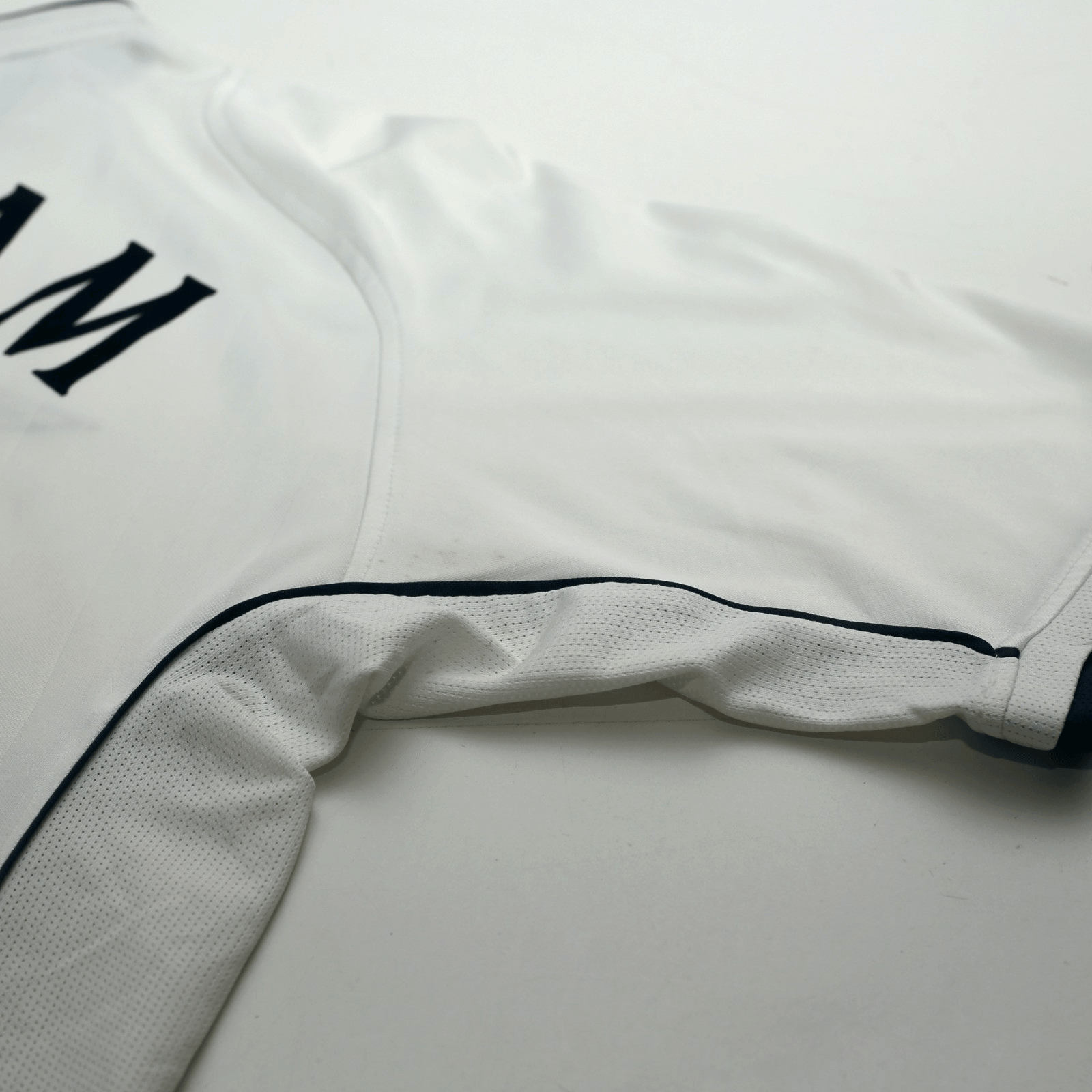2001/03 Beckham #7 England Vintage Umbro Home Greece Football Shirt (M)