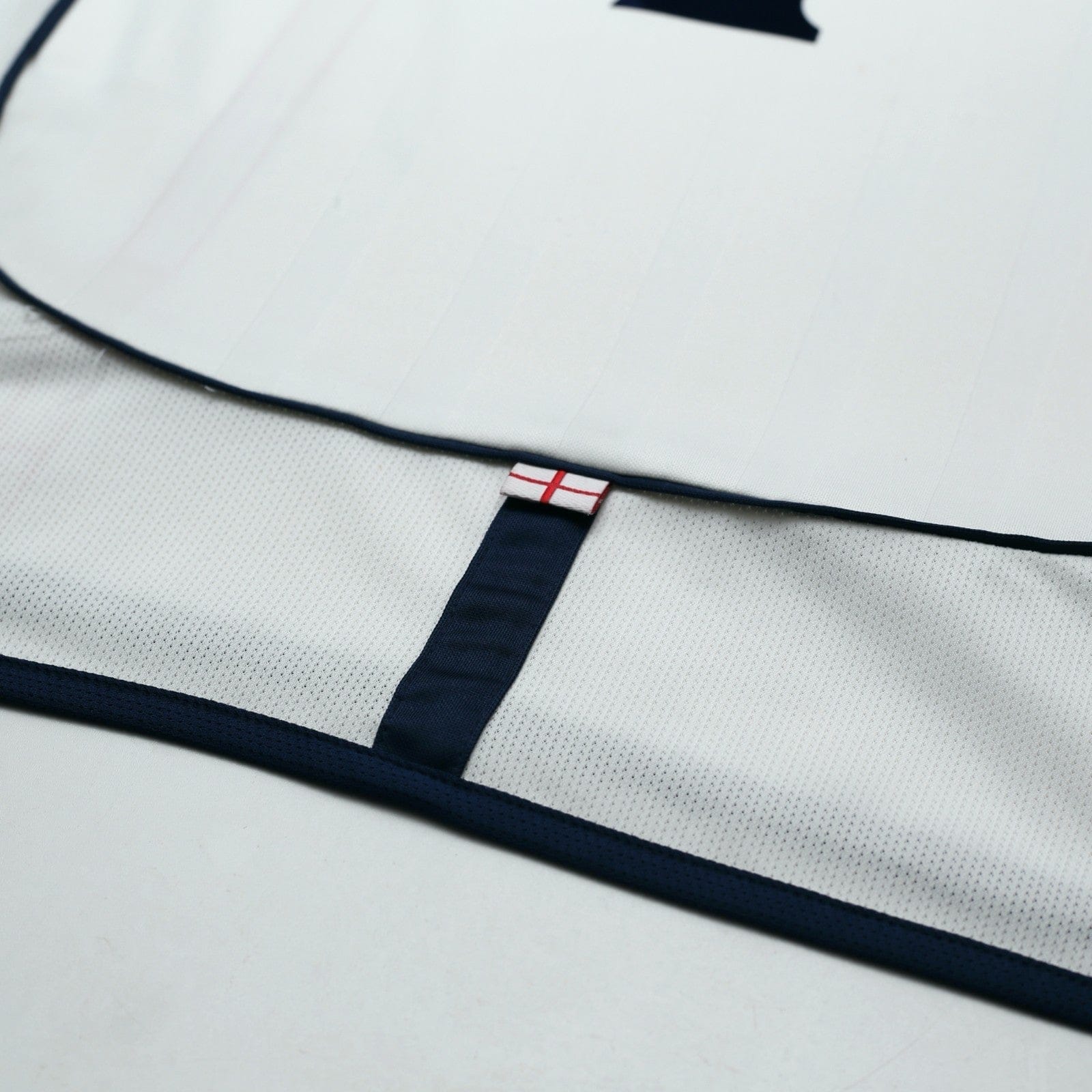 2001/03 Beckham #7 England Vintage Umbro Home Greece Football Shirt (M)