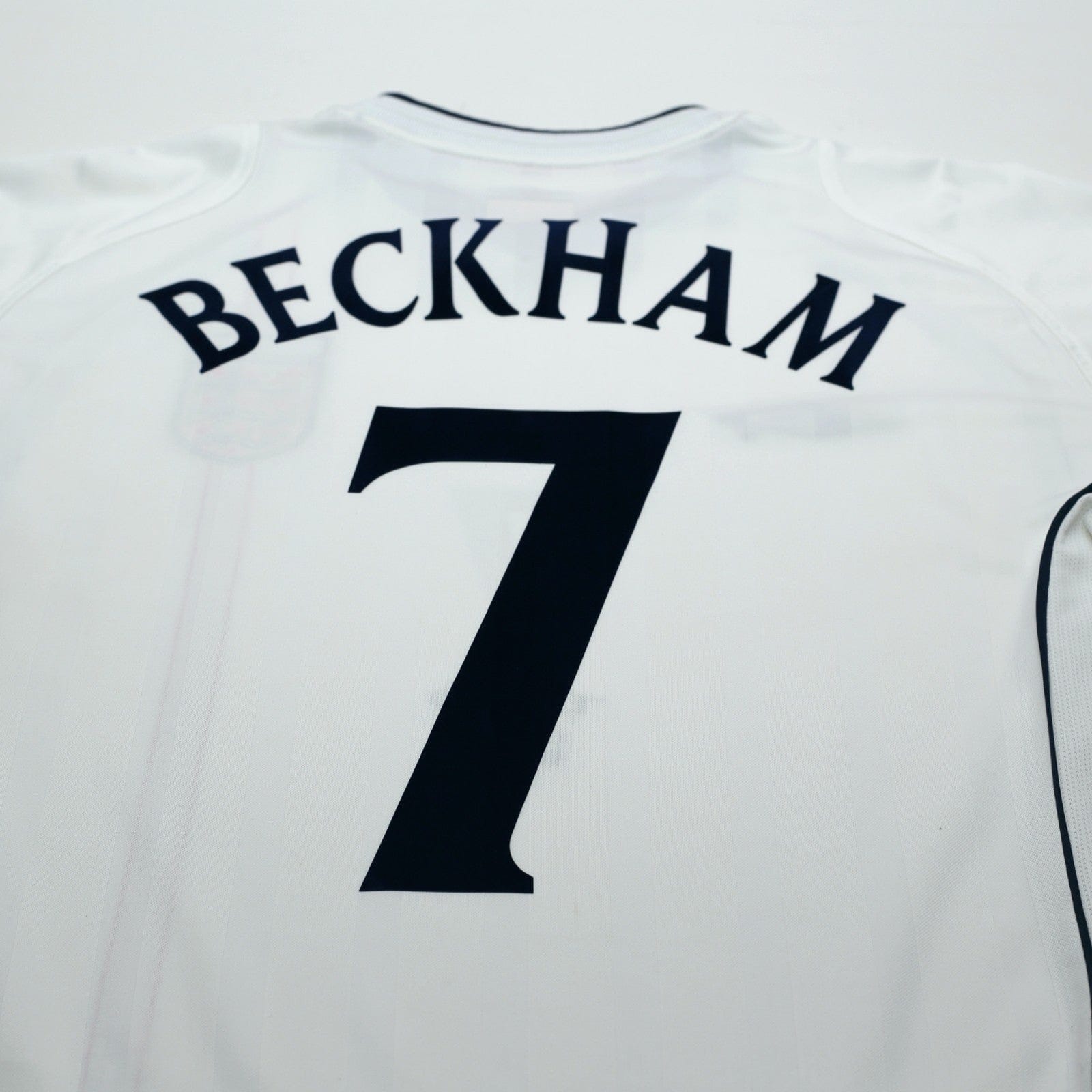 2001/03 Beckham #7 England Vintage Umbro Home Greece Football Shirt (M)