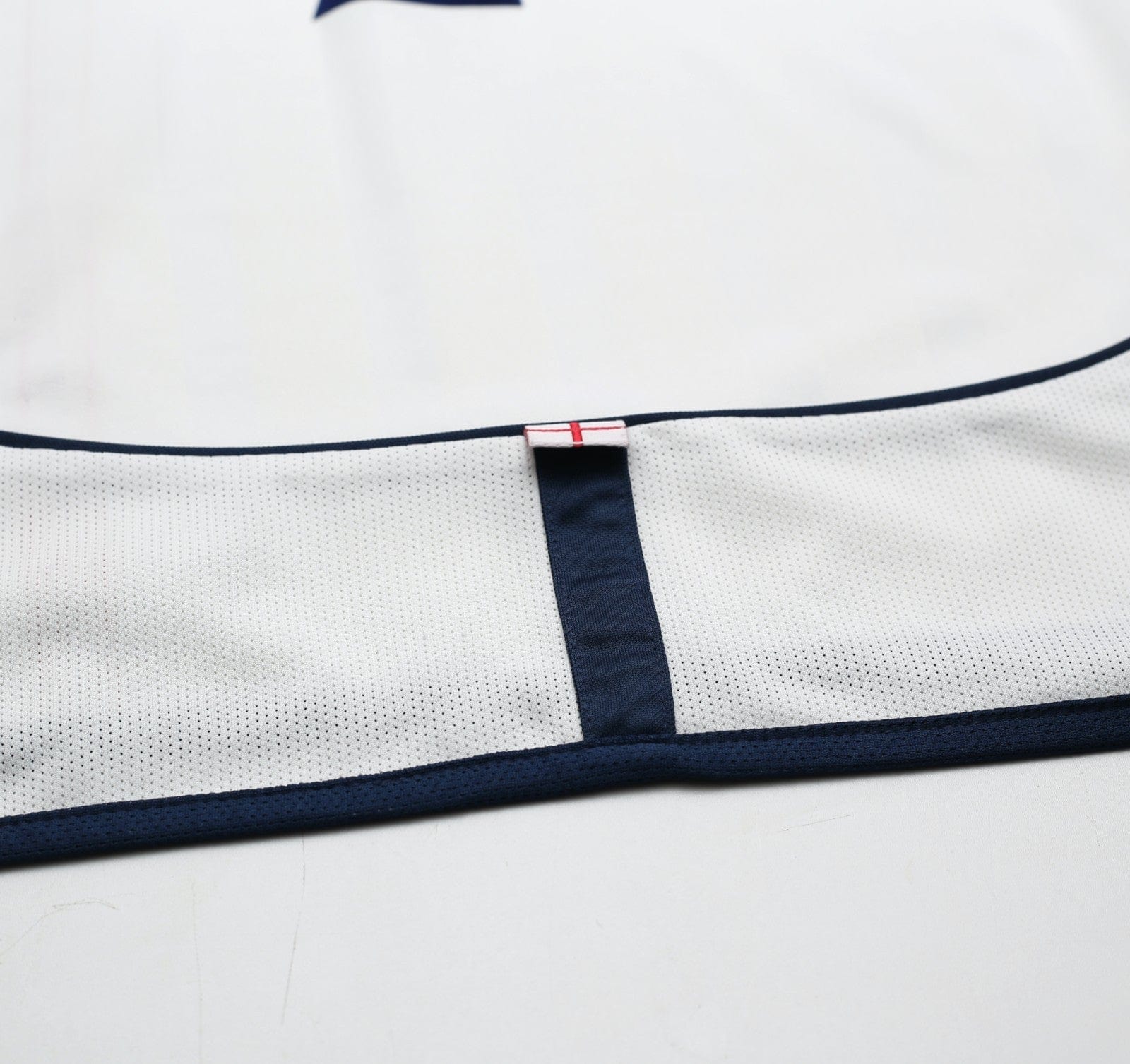 2001/03 BECKHAM #7 England Vintage Umbro Home Greece Football Shirt (M) WC 2002