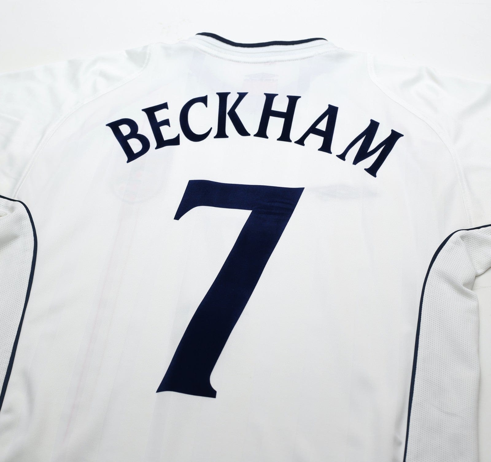 2001/03 BECKHAM #7 England Vintage Umbro Home Greece Football Shirt (M) WC 2002