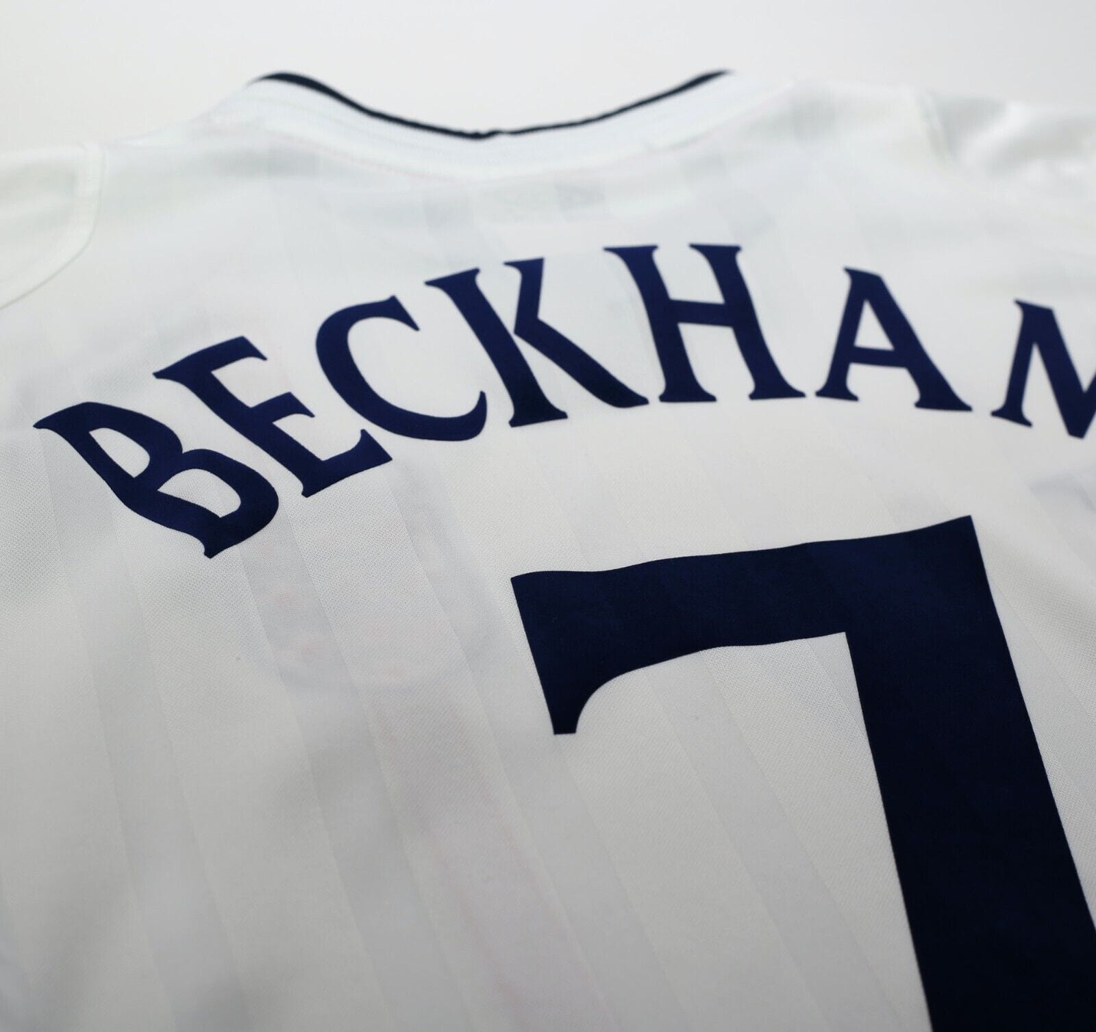 2001/03 BECKHAM #7 England Vintage Umbro Home Greece Football Shirt (S) WC 2002