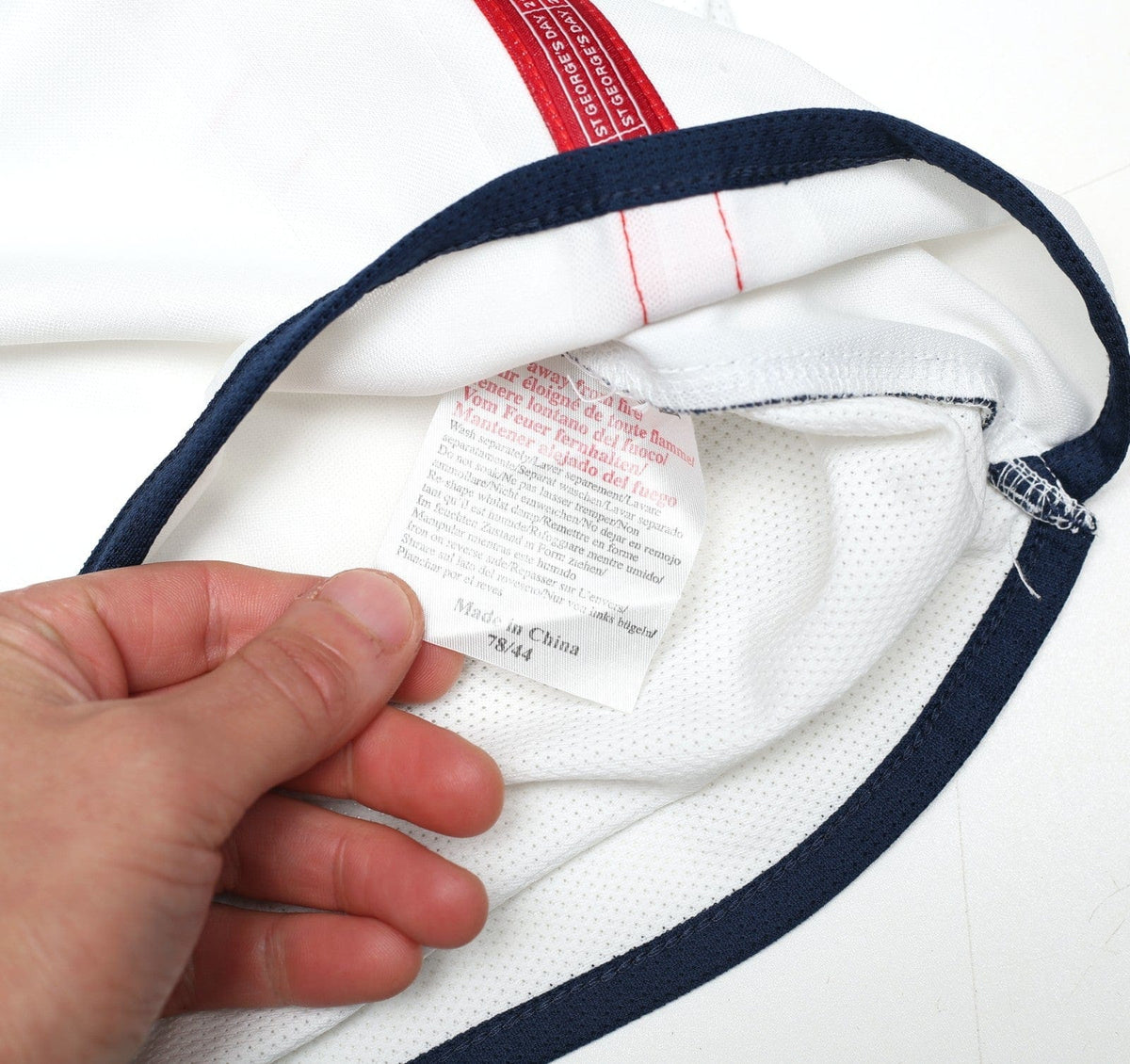 2001/03 BECKHAM #7 England Vintage Umbro Home Greece Football Shirt (S) WC 2002