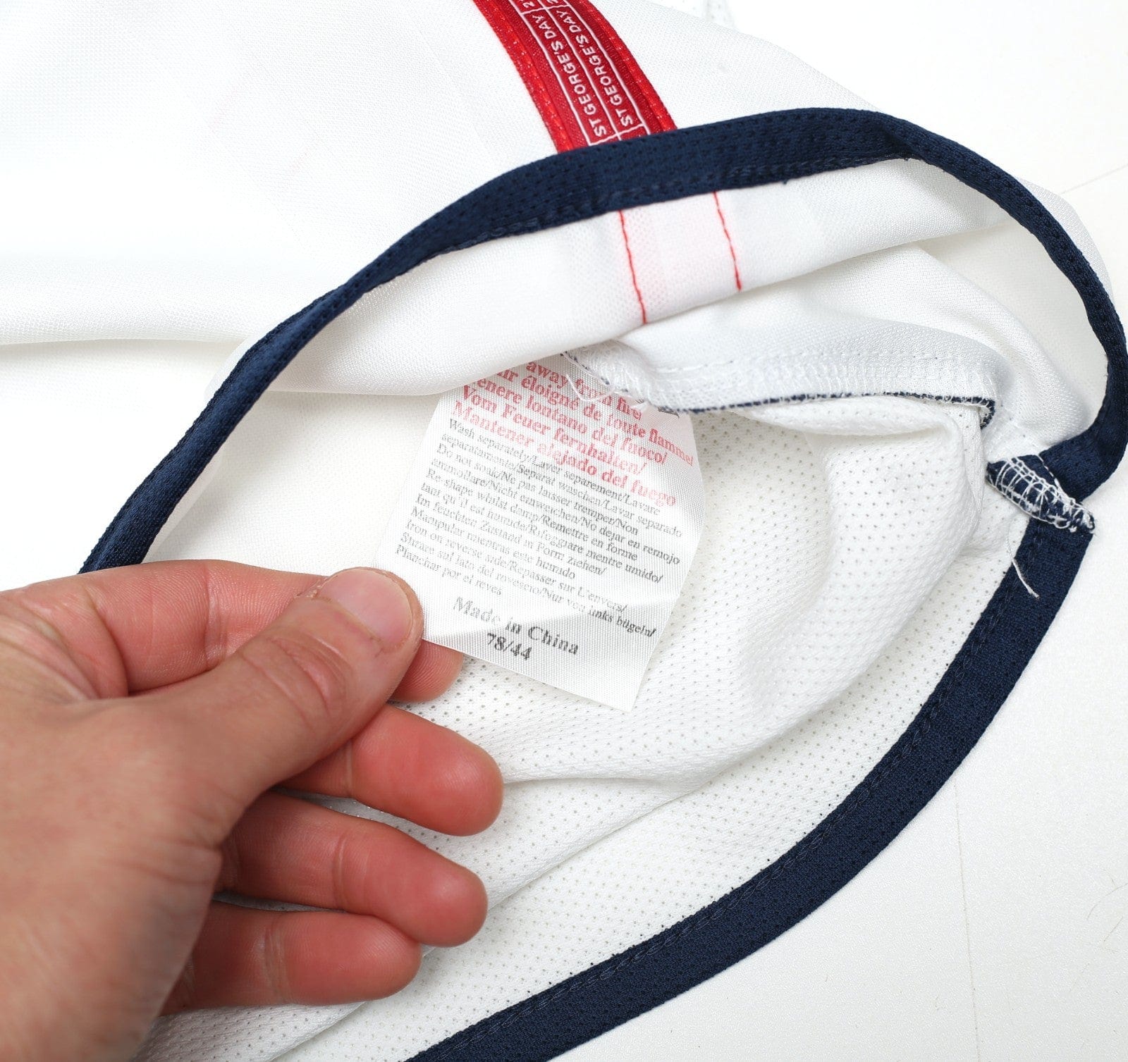 2001/03 BECKHAM #7 England Vintage Umbro Home Greece Football Shirt (S) WC 2002