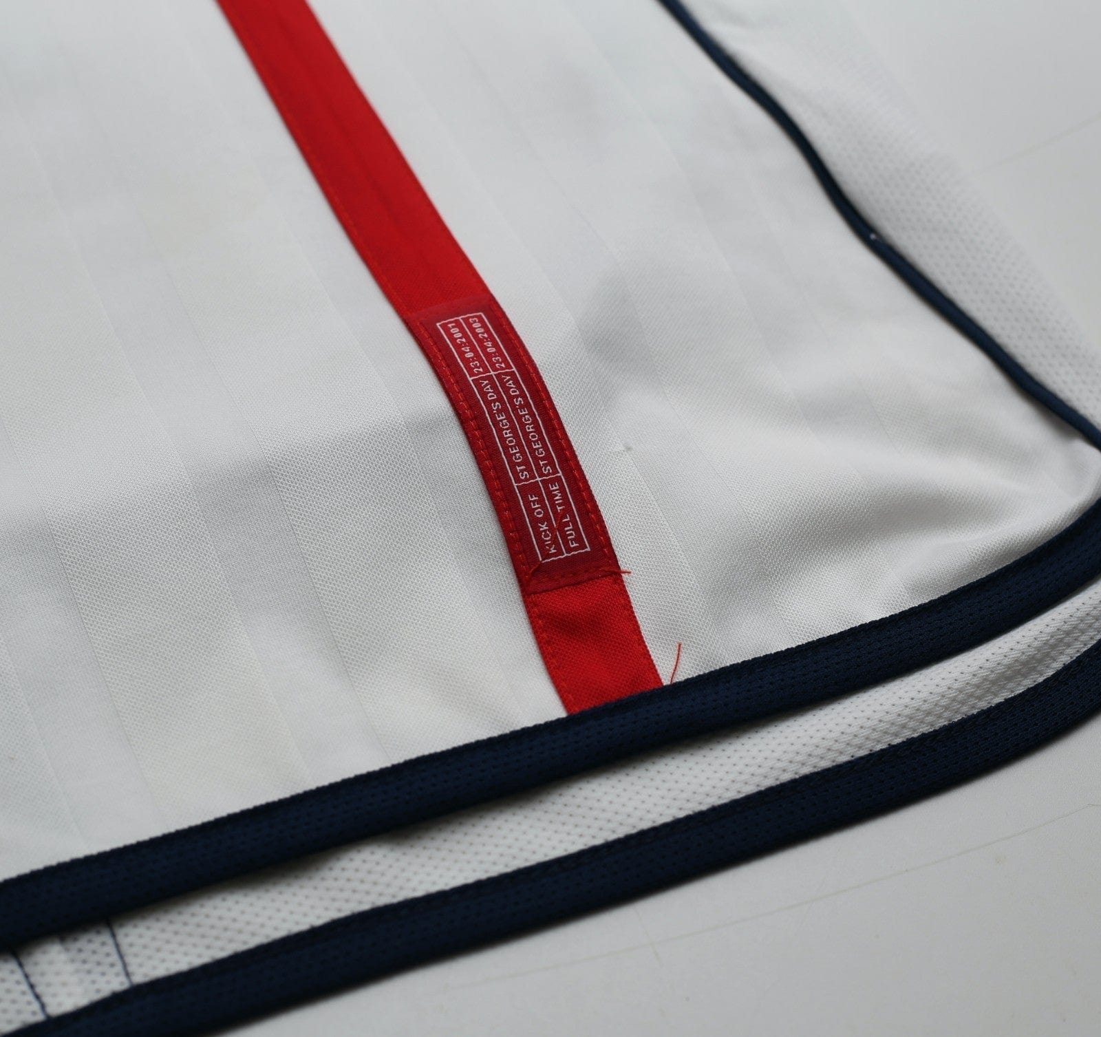 2001/03 BECKHAM #7 England Vintage Umbro Home Greece Football Shirt (S) WC 2002