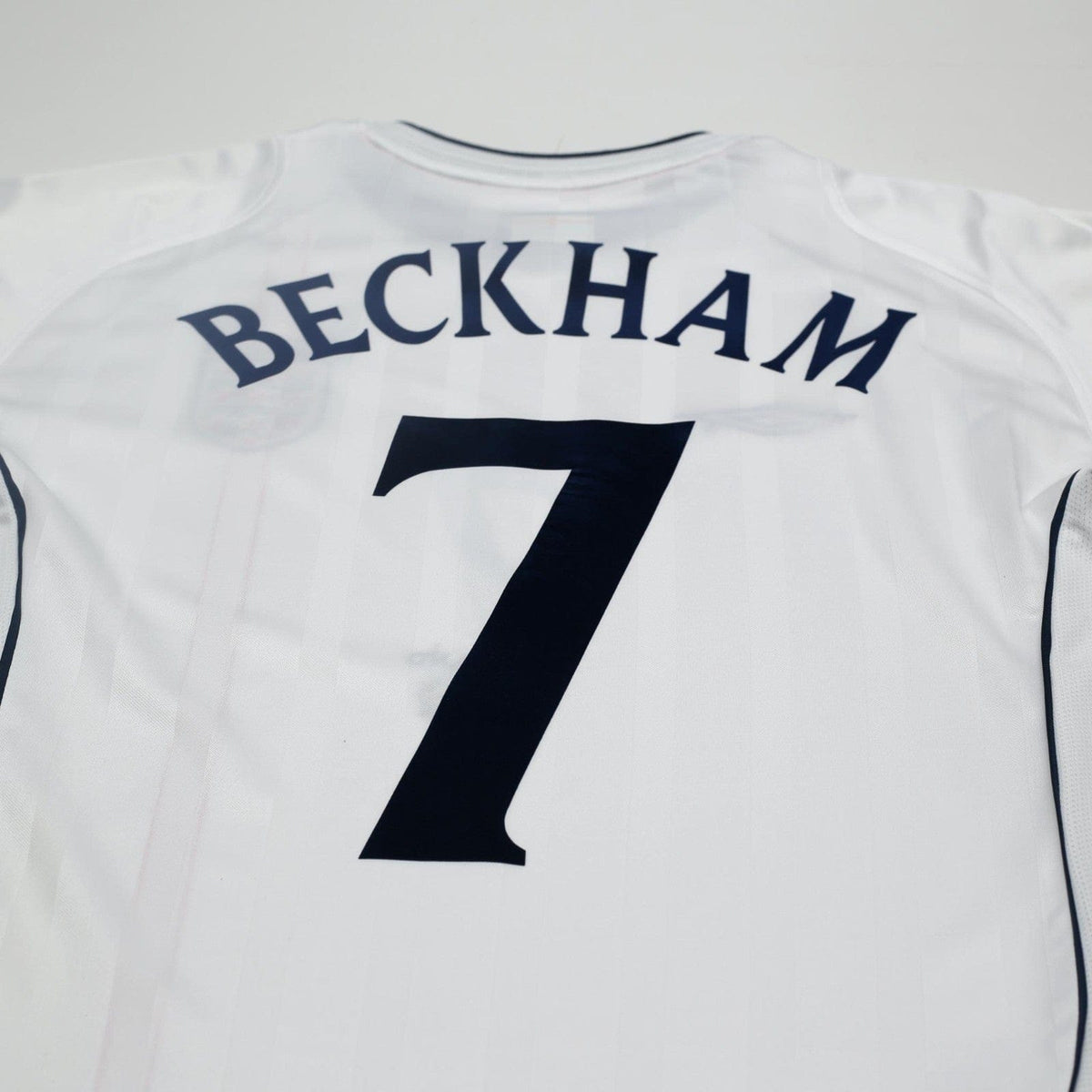 2001/03 Beckham #7 England Vintage Umbro Home L/S Greece Football Shirt (M)