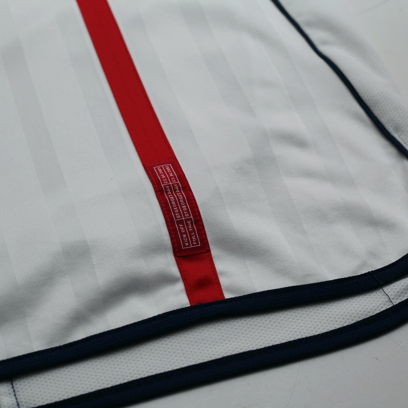 2001/03 Beckham #7 England Vintage Umbro L/S Home Greece Football Shirt (L)