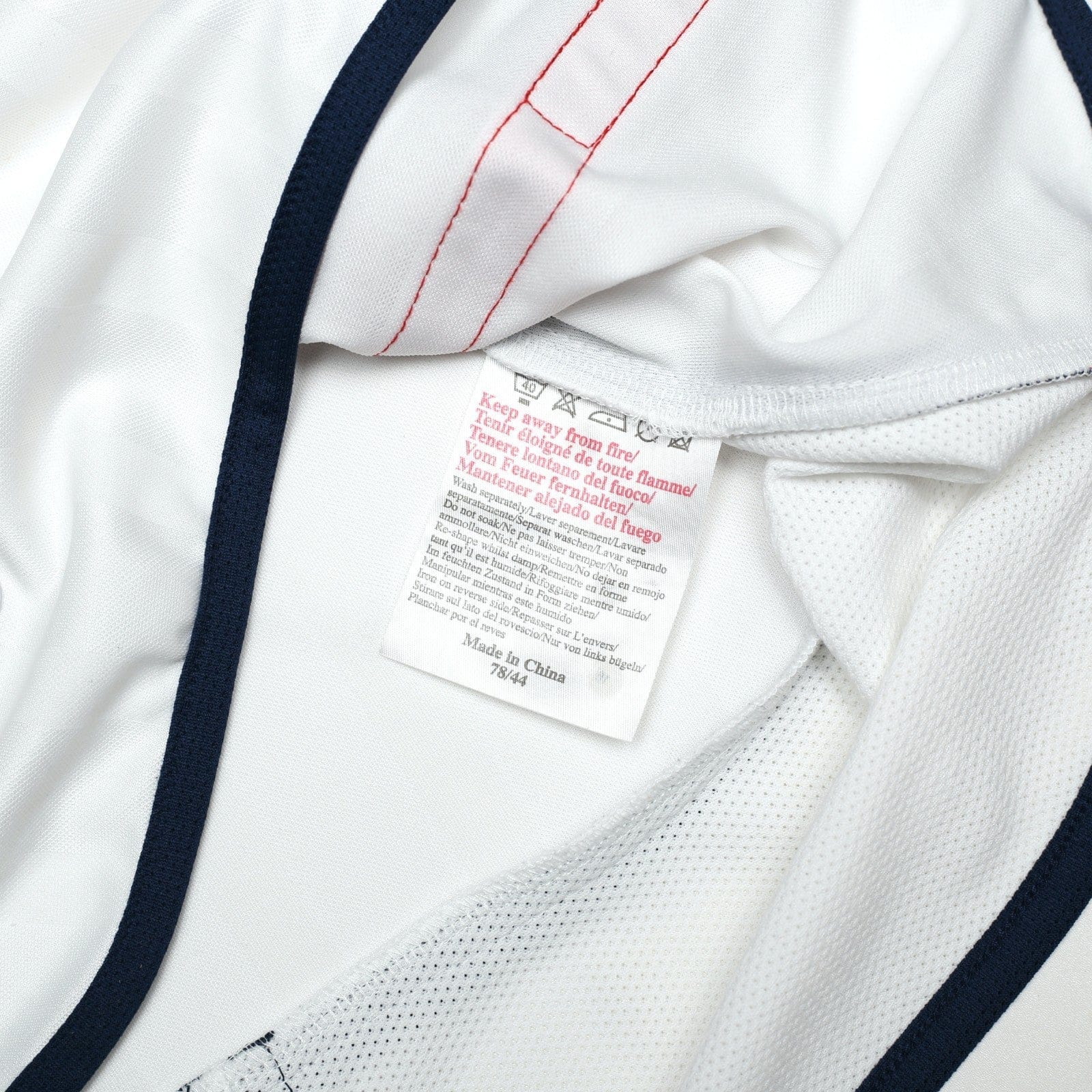 2001/03 Beckham #7 England Vintage Umbro L/S Home Greece Football Shirt (S)