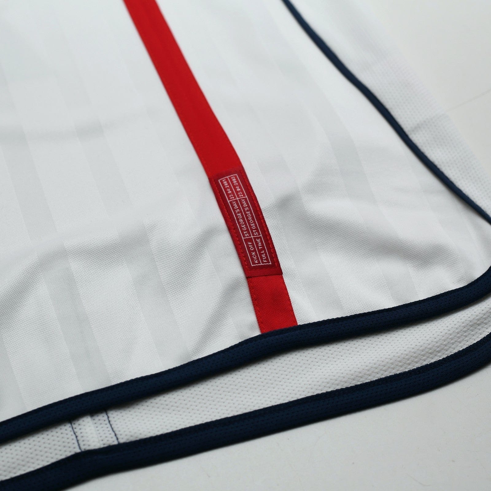 2001/03 Beckham #7 England Vintage Umbro L/S Home Greece Football Shirt (S)