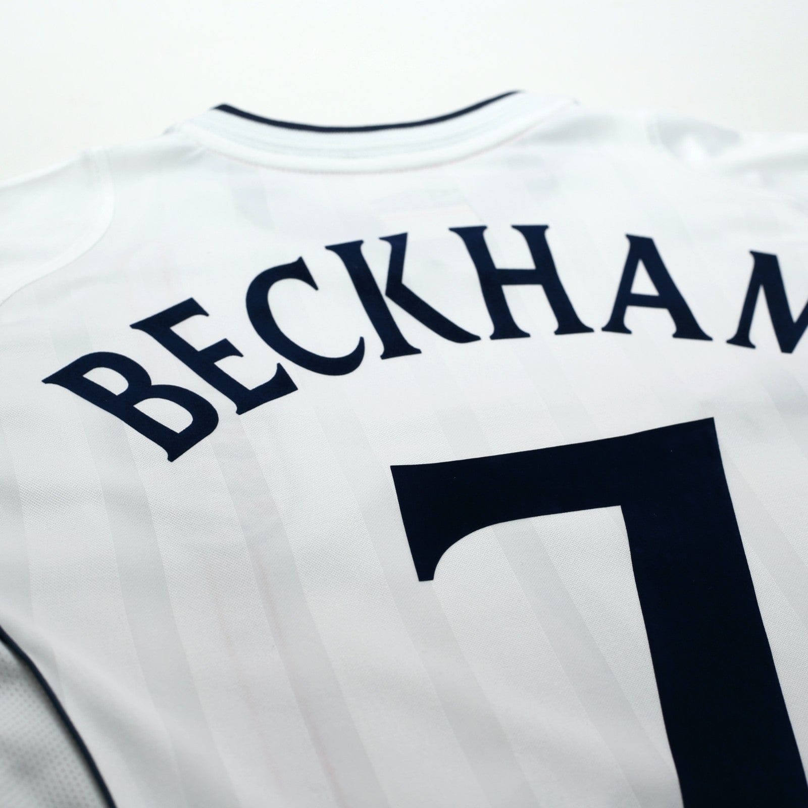2001/03 Beckham #7 England Vintage Umbro L/S Home Greece Football Shirt (S)
