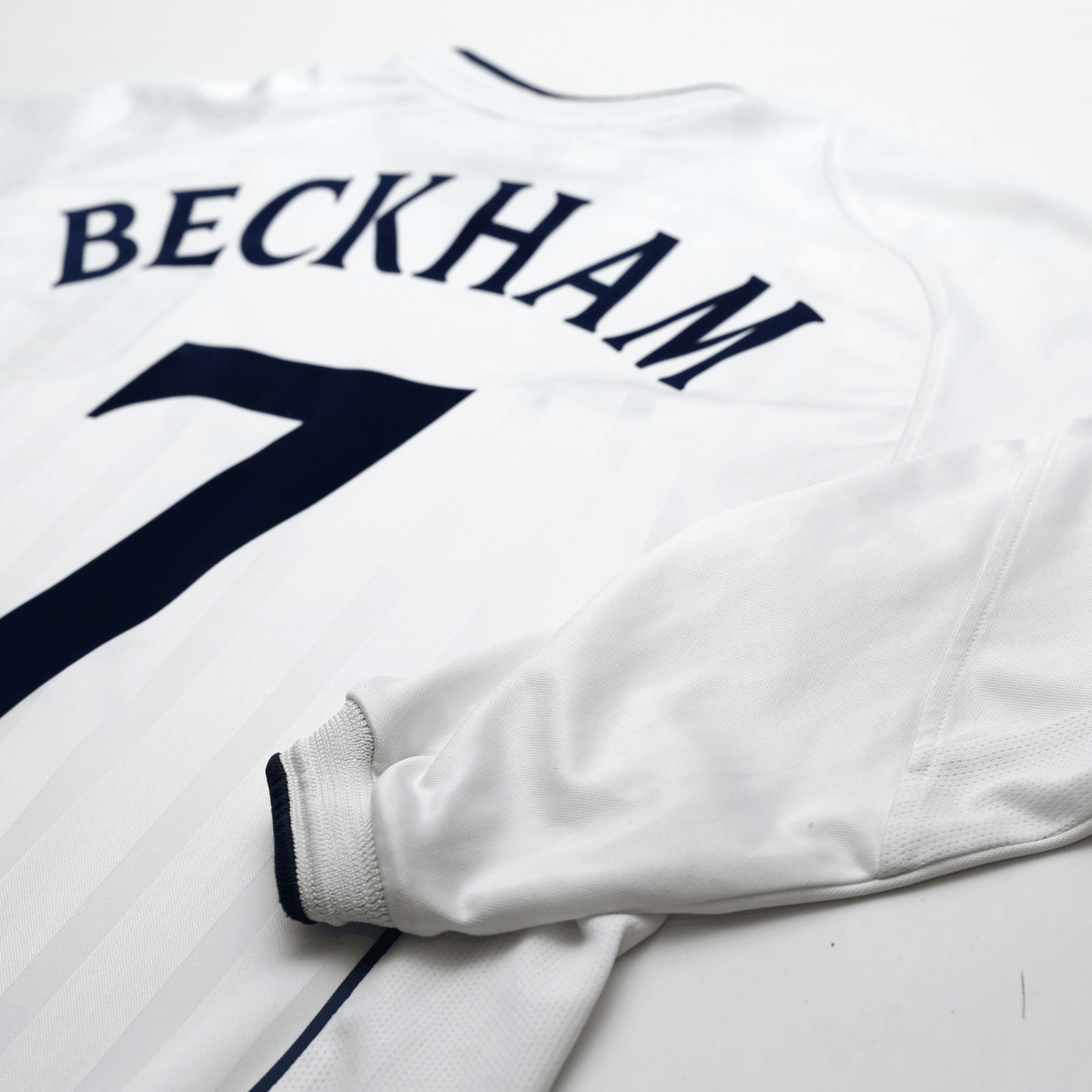 2001/03 Beckham #7 England Vintage Umbro L/S Home Greece Football Shirt (S)
