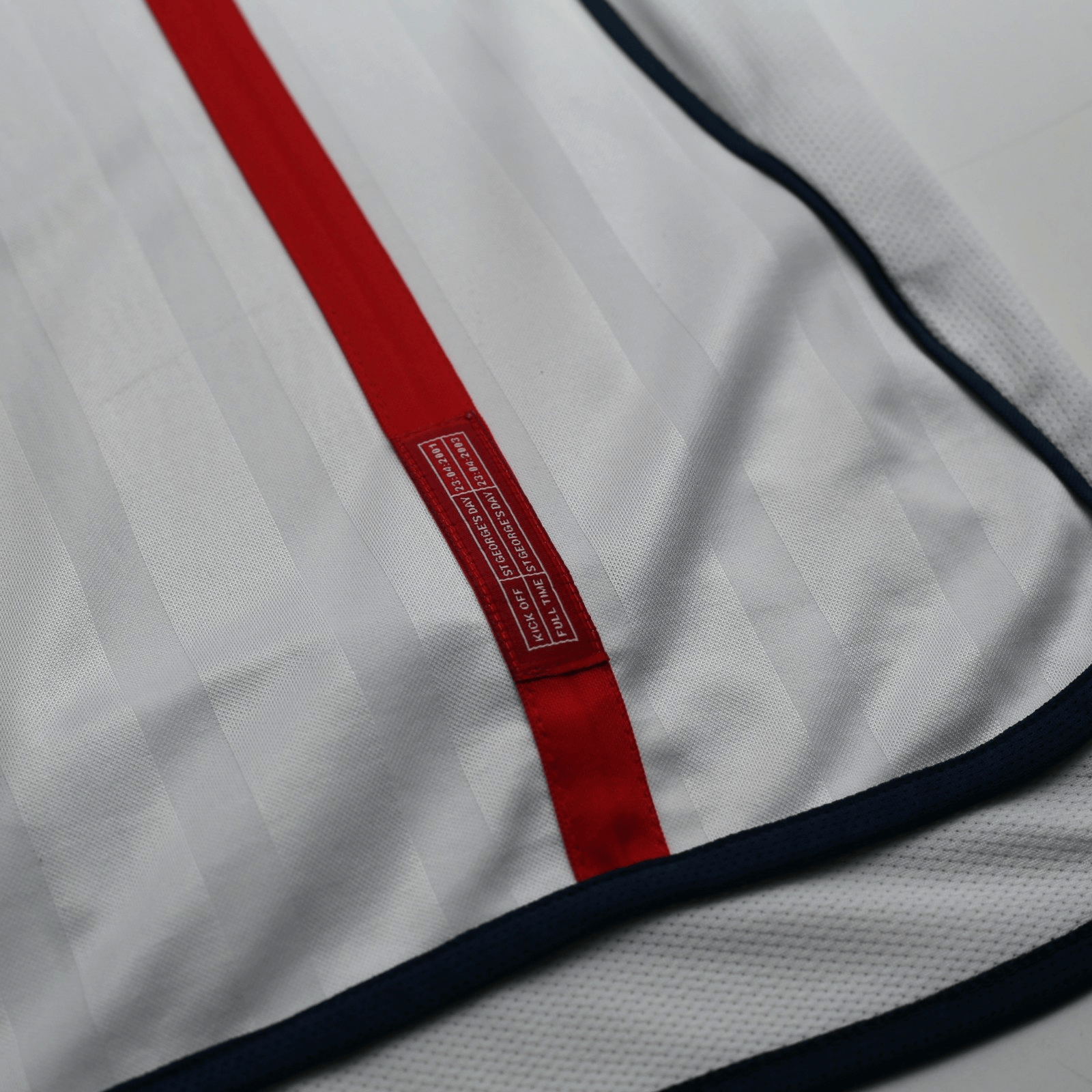 2001/03 Beckham #7 England Vintage Umbro L/S Home Greece Football Shirt (S)