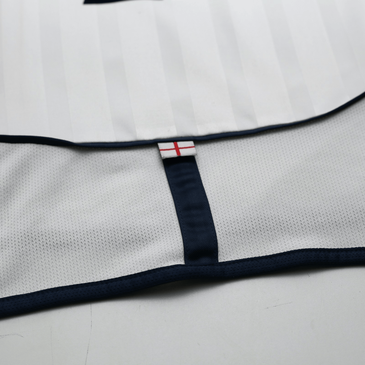 2001/03 Beckham #7 England Vintage Umbro L/S Home Greece Football Shirt (S)