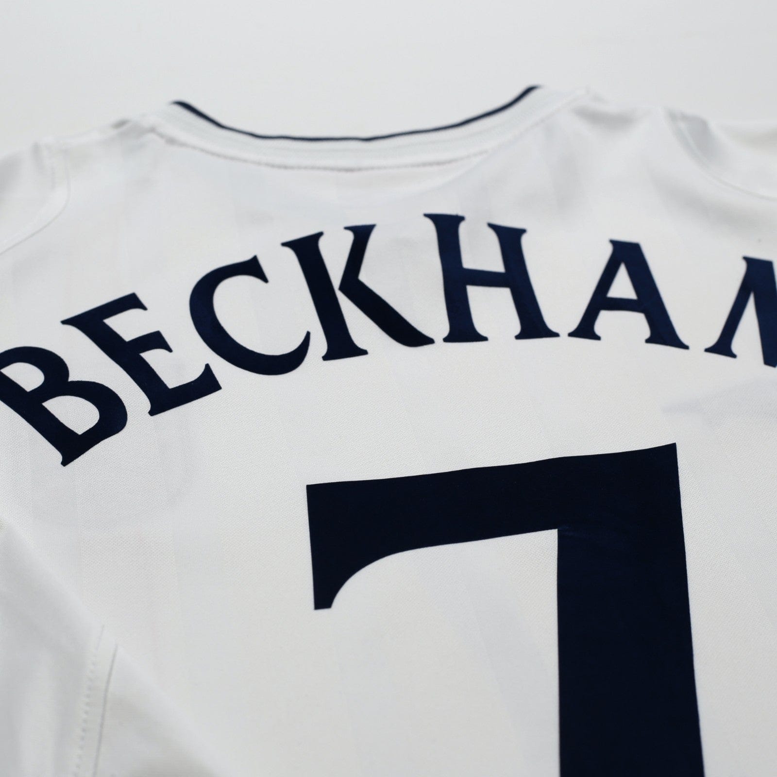 2001/03 Beckham #7 England Vintage Umbro L/S Home Greece Football Shirt (XL)