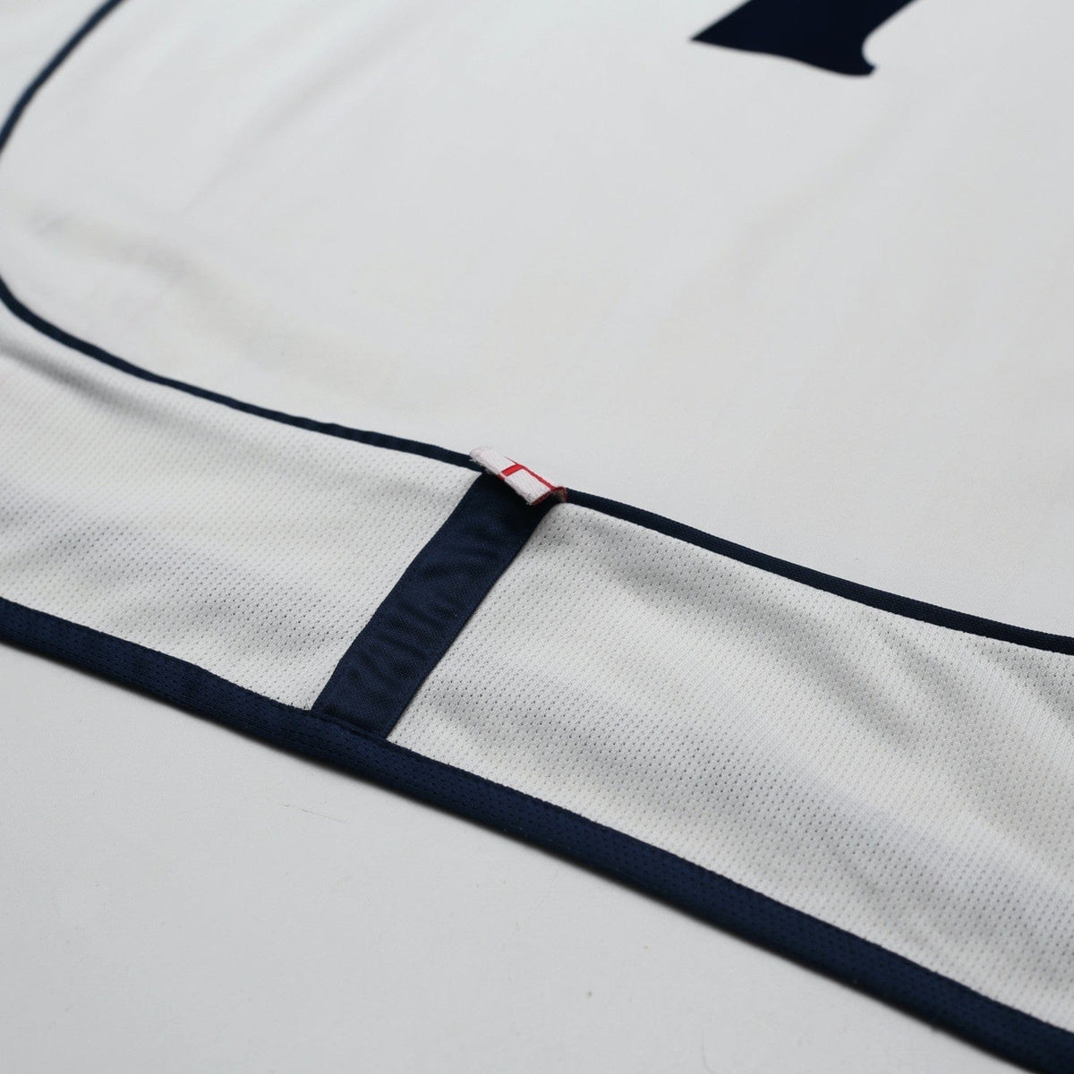 2001/03 Beckham #7 England Vintage Umbro L/S Home Greece Football Shirt (XL)