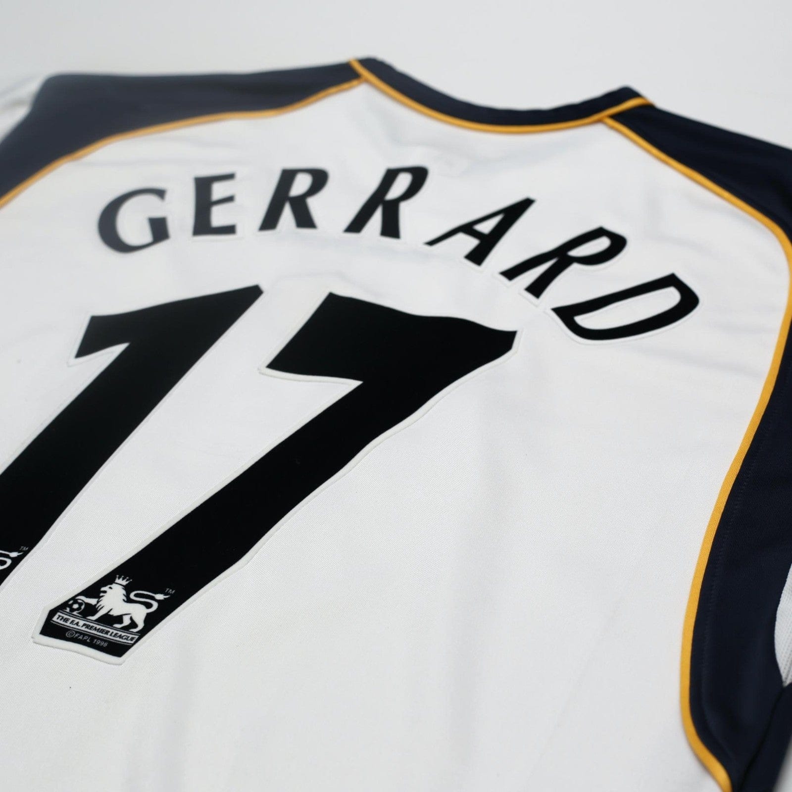 2001/03 Gerrard #17 Liverpool Vintage Reebok Away Football Shirt (L)