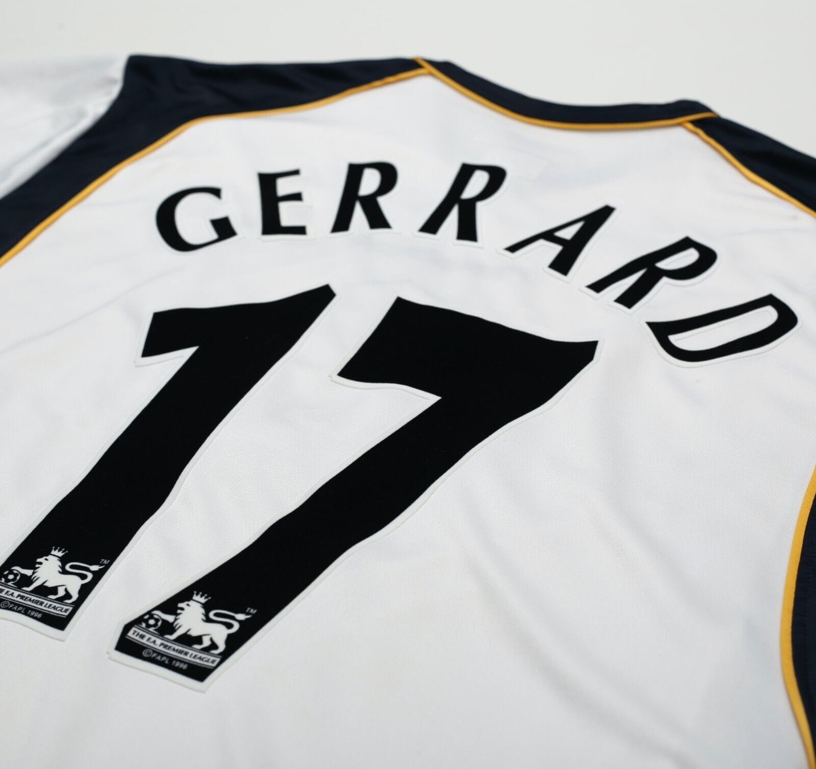 2001/03 GERRARD #17 Liverpool Vintage Reebok Away Football Shirt (M)