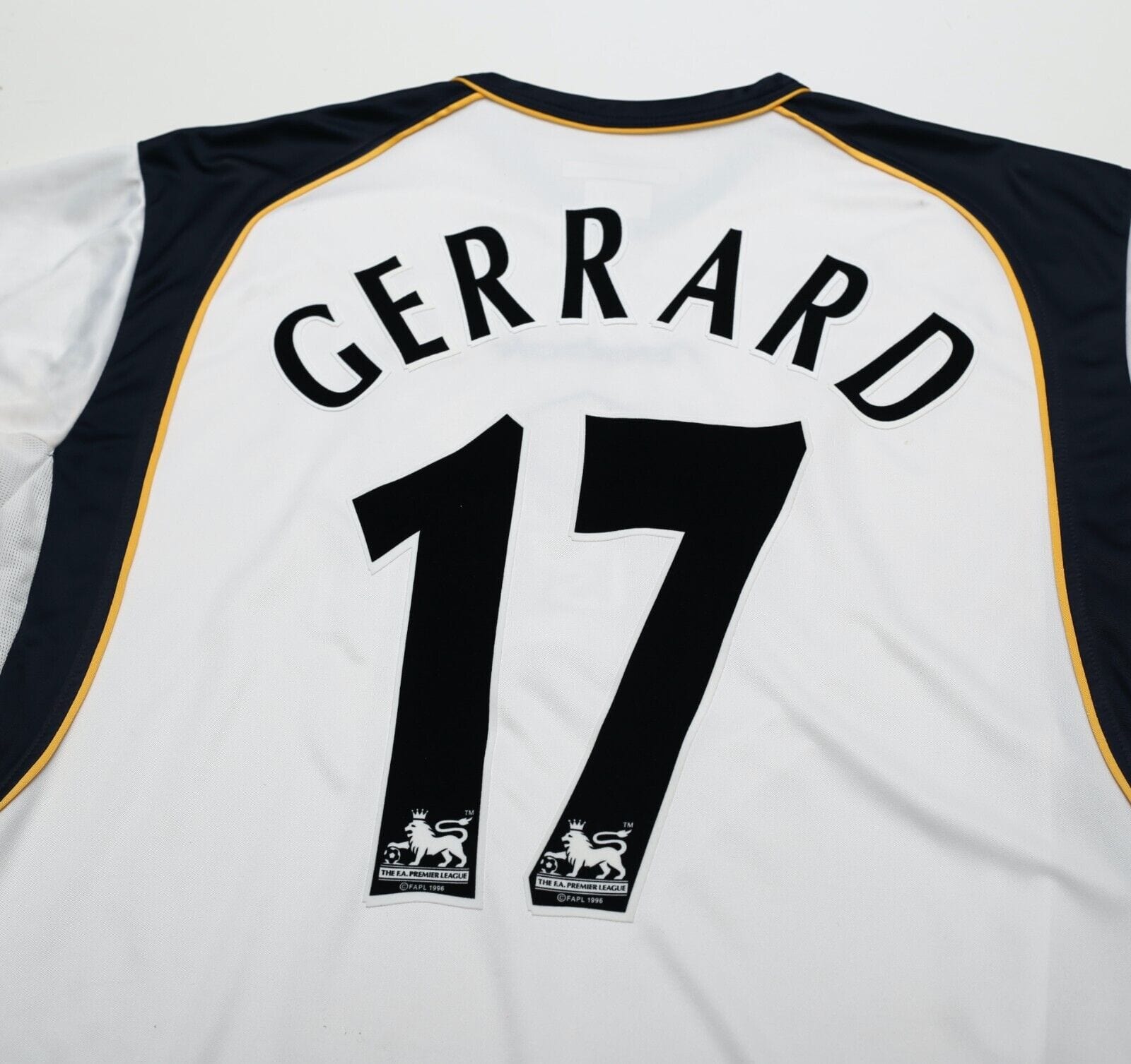 2001/03 GERRARD #17 Liverpool Vintage Reebok Away Football Shirt (M)