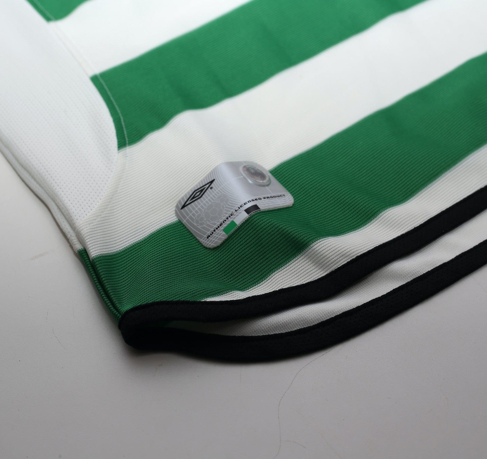 2001/03 LARSSON #7 Celtic Umbro European Home Football Shirt (L)