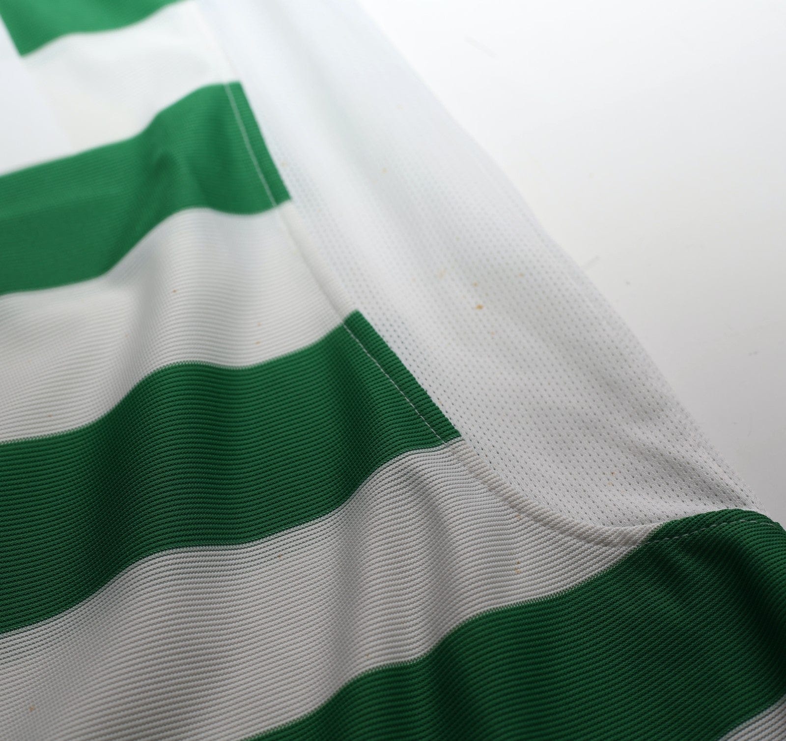 2001/03 LARSSON #7 Celtic Umbro European Home Football Shirt (XL)