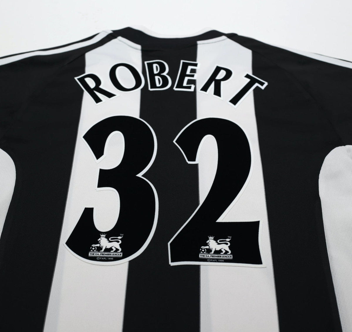 2001/03 ROBERT #32 Newcastle United Vintage adidas Home Football Shirt (M)