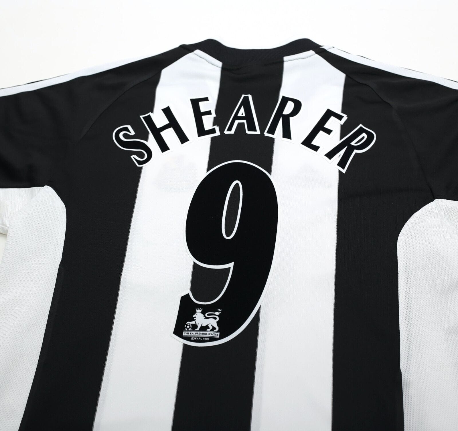 2001/03 SHEARER #9 Newcastle United Vintage adidas Home Football Shirt (M)