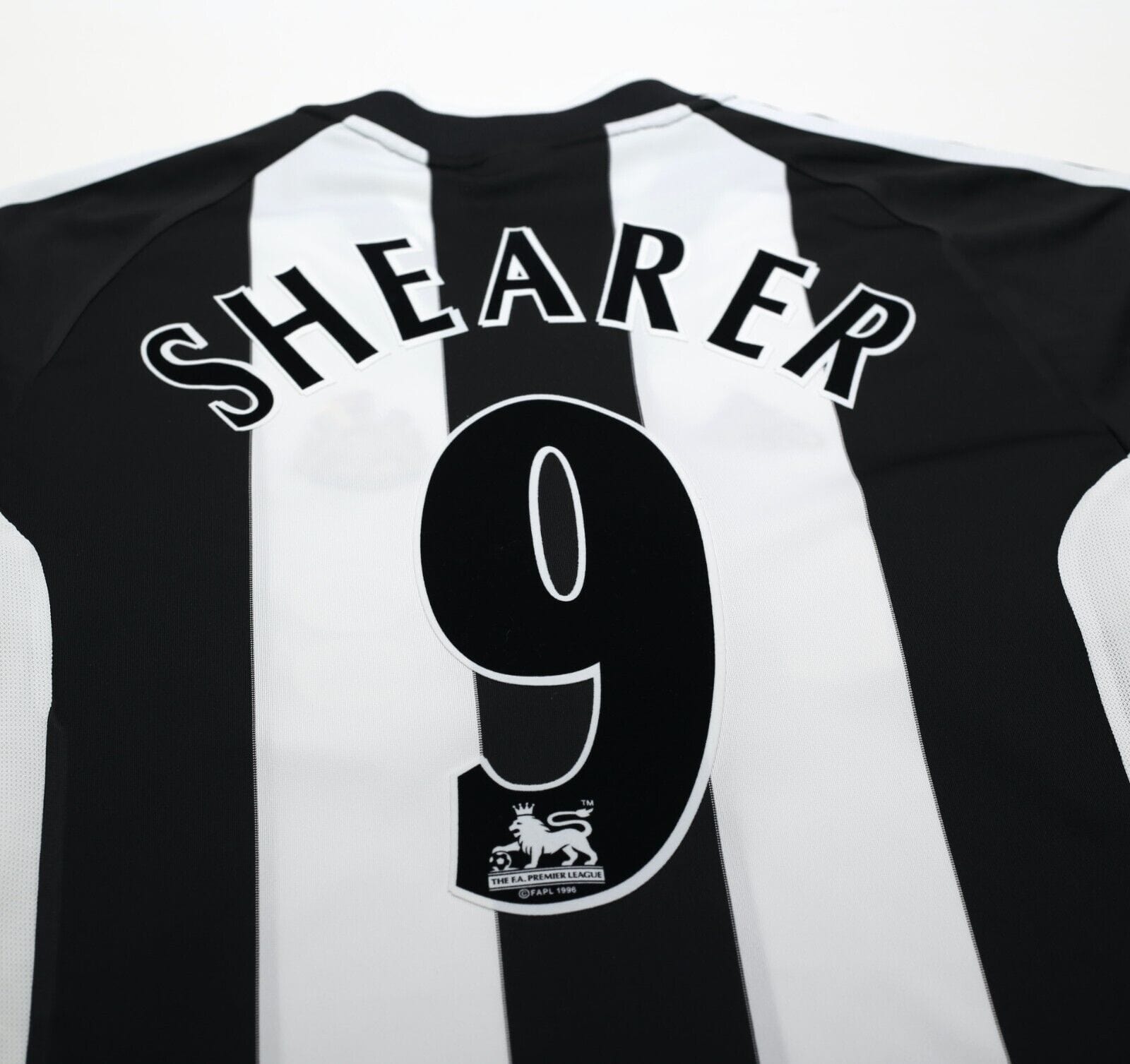 2001/03 SHEARER #9 Newcastle United Vintage adidas Home Football Shirt (M)