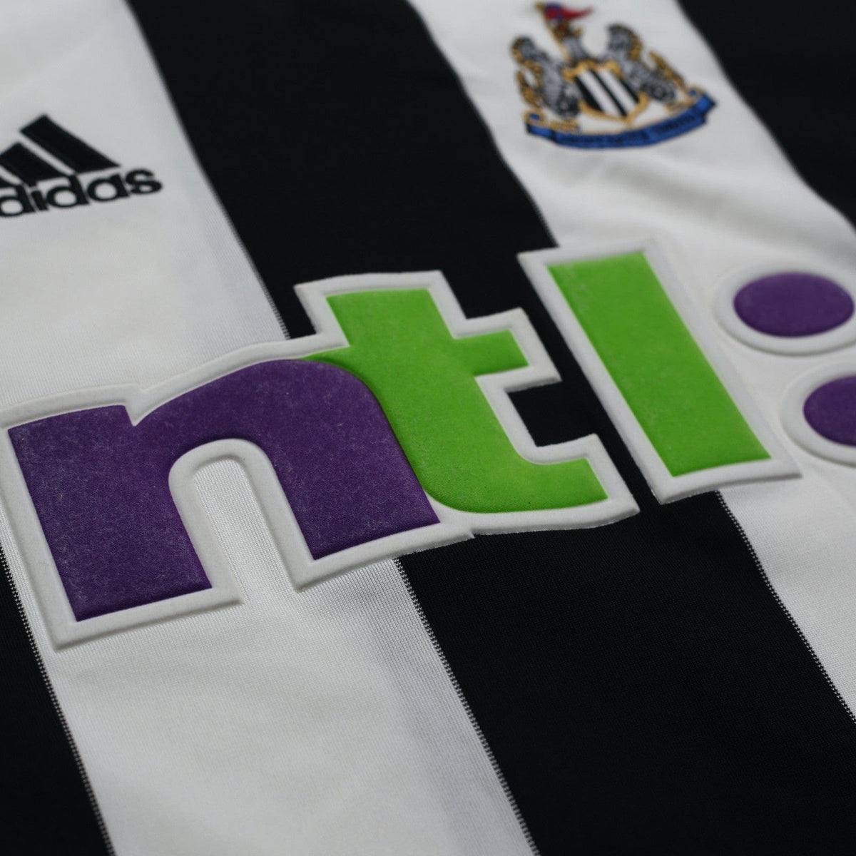 2001/03 Shearer #9 Newcastle United Vintage adidas Home Football Shirt (XL)