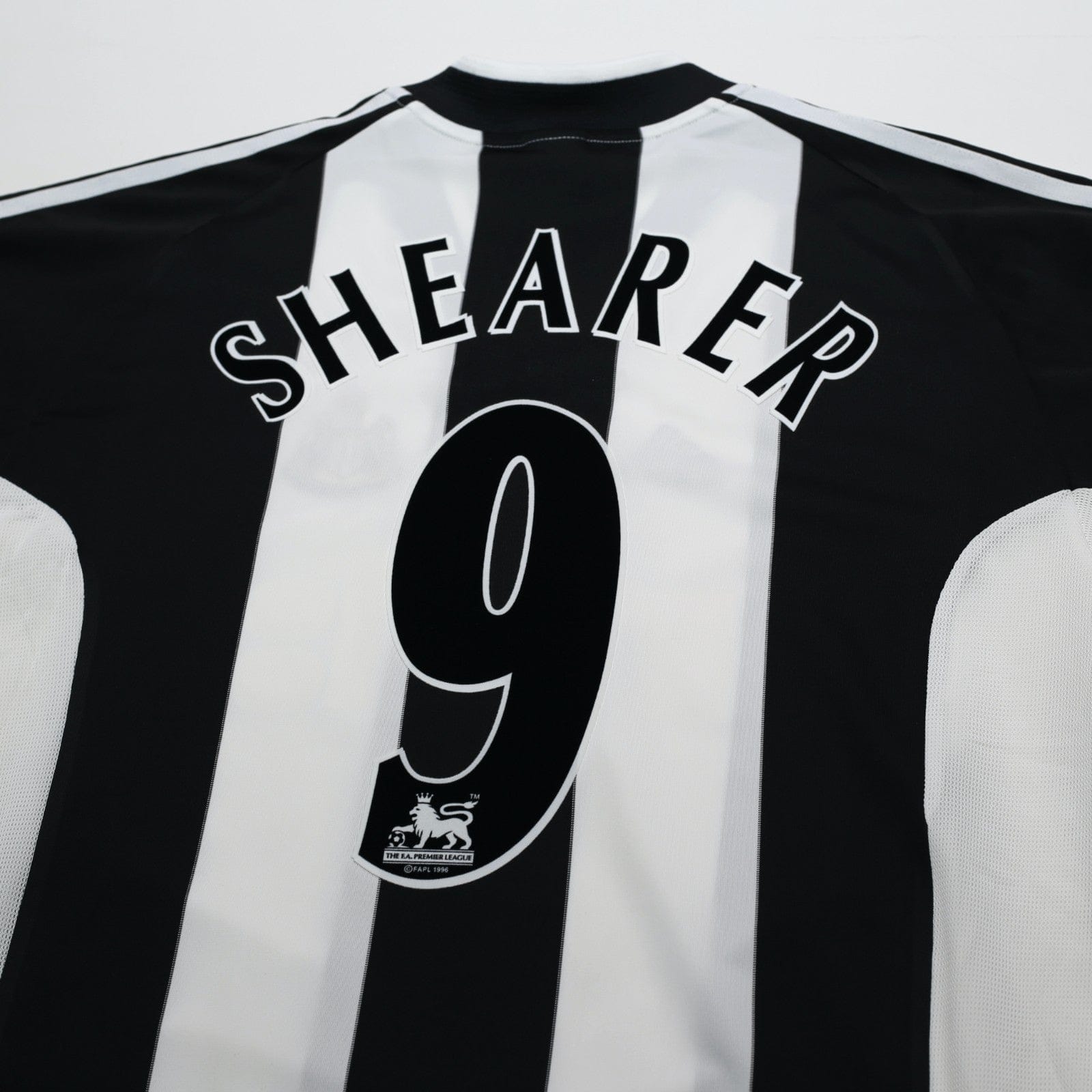 2001/03 Shearer #9 Newcastle United Vintage adidas Home Football Shirt (XL)