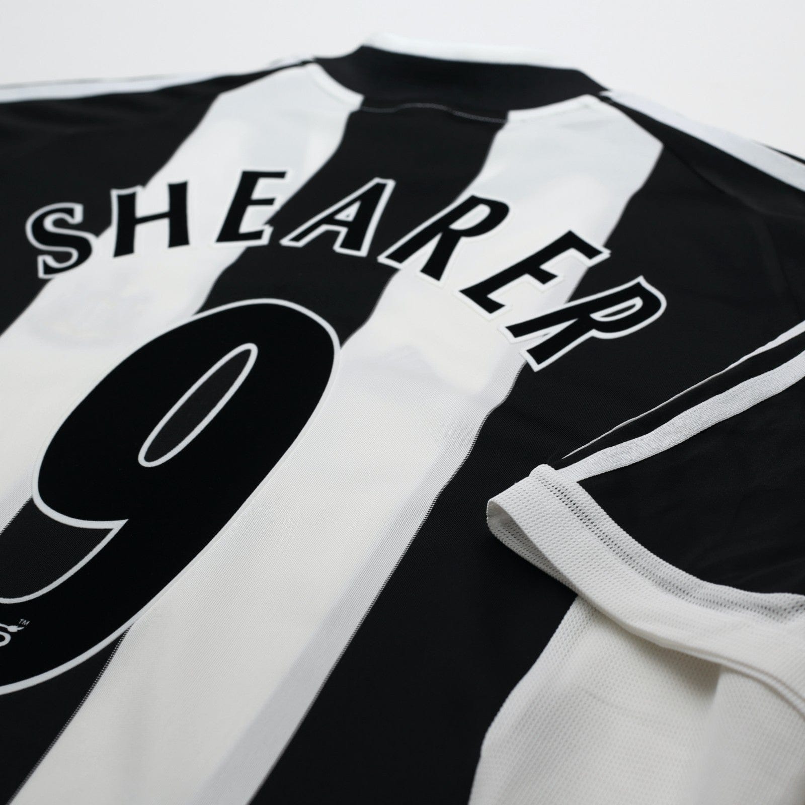 2001/03 Shearer #9 Newcastle United Vintage adidas Home Football Shirt (XL)