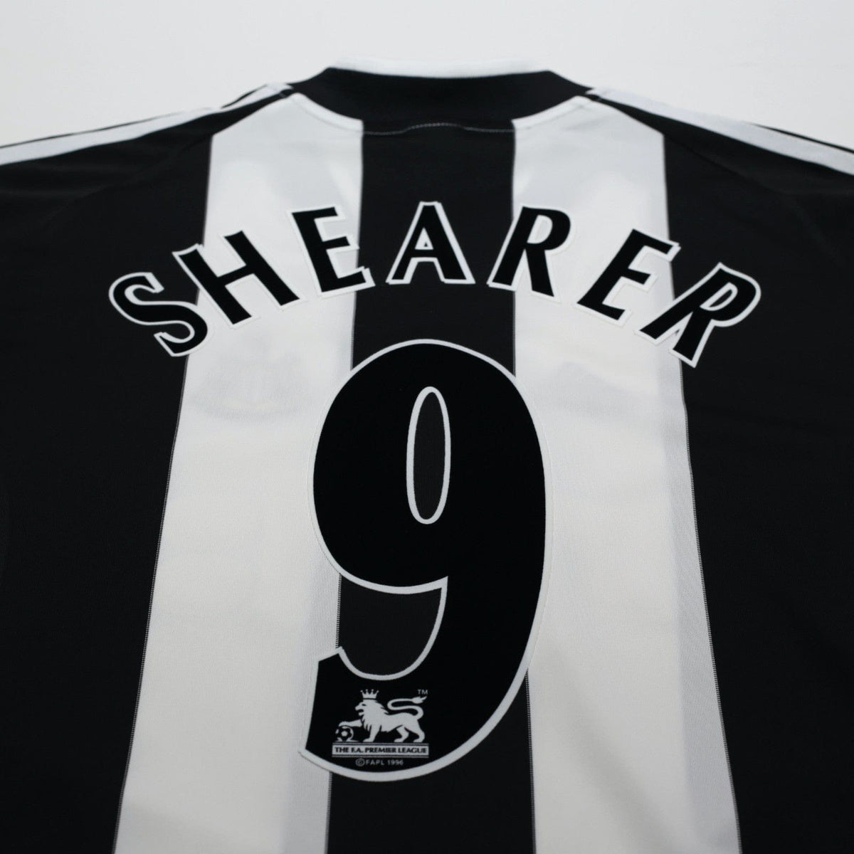 2001/03 Shearer #9 Newcastle United Vintage adidas Home Football Shirt (XL)