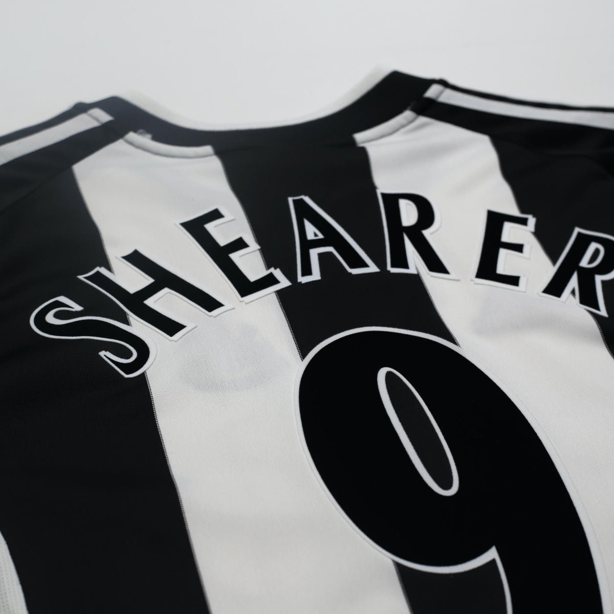 2001/03 Shearer #9 Newcastle United Vintage adidas L/S Home Football Shirt (L)