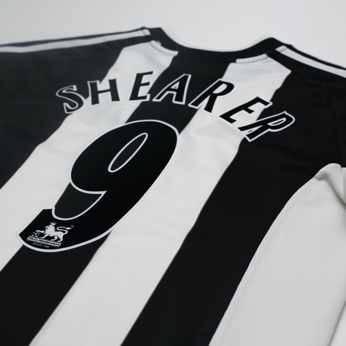 2001/03 Shearer #9 Newcastle United Vintage adidas L/S Home Football Shirt (L)